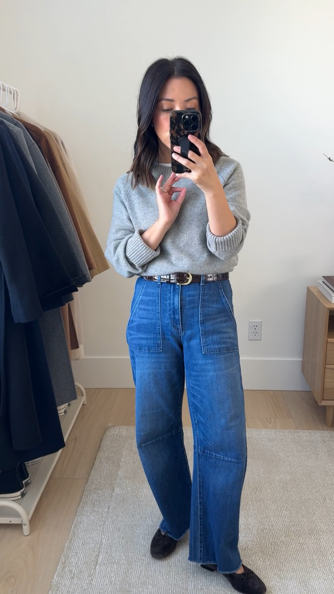 Le Jean Barrel jeans - Petite-friendly and so comfortable and elevated. Elongating and the wash is stunning. A true high rise.

Everlane cashmere sweater xs
Le Jean barrel jeans 25
J.Crew belt
Madewell flats 5
Liffner Shoulder Pillow bag
Quince earrings
Dorsey James necklace 15"

#LTKPetite #LTKStyleTip #LTKSeasonal