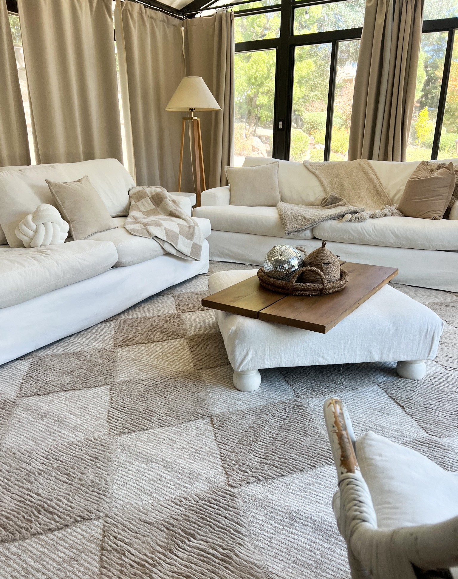 There fall rug of my
Dreams !  #falldecor #livingroom

#LTKhome