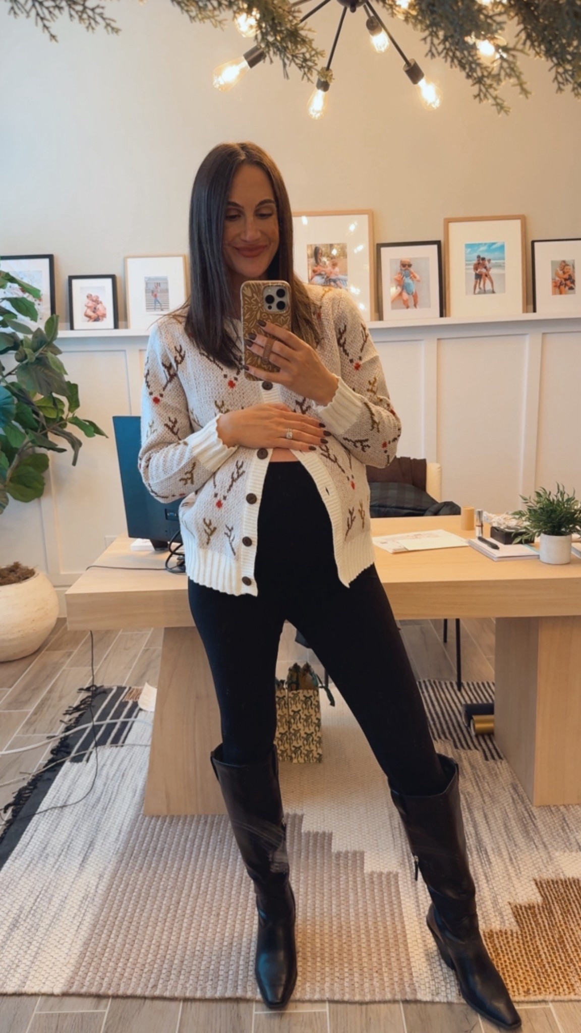 The cutest Xmas sweater! 


#LTKBump #LTKHoliday #LTKSeasonal