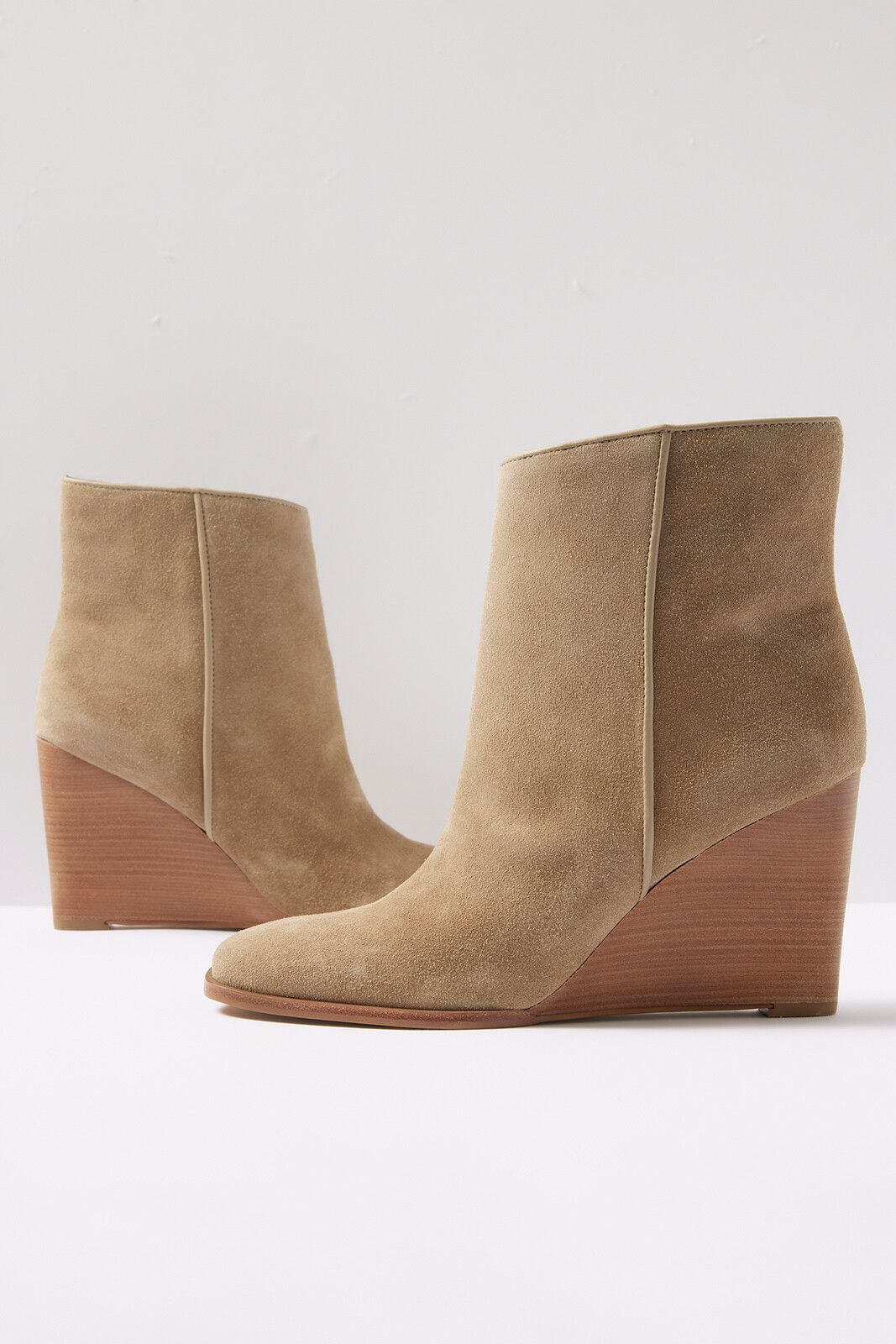 Suzanne Wedge Boot | EVEREVE