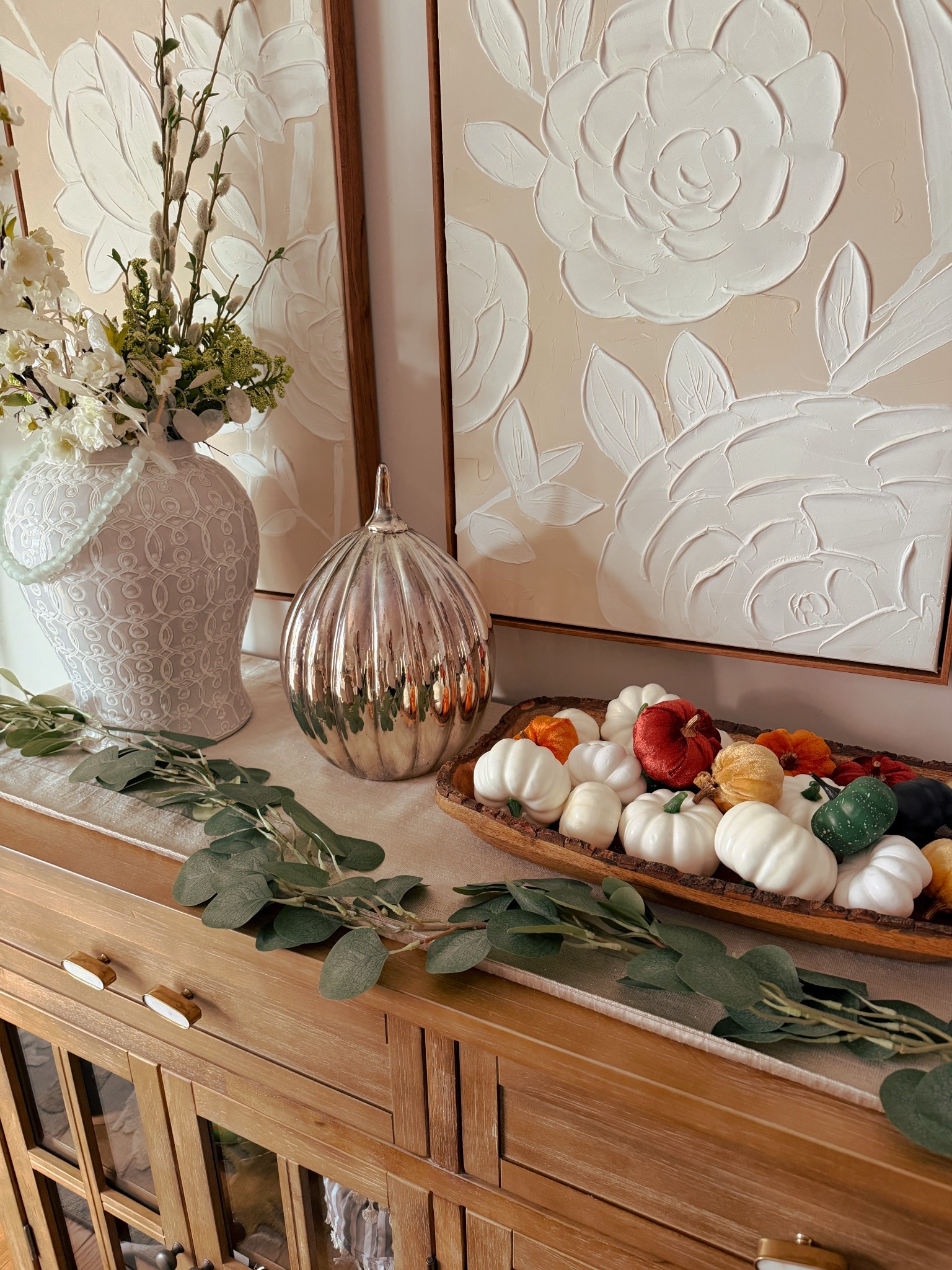 Cozy Thanksgiving vibes at home 🍁🤍 Layered textures, soft neutrals, and a pop of velvet pumpkins make the easiest fall setup. Simple, elegant, and ready for guests ✨
Shop my fall décor picks — everything from glass pumpkins to garlands and statement vases 🕯️
#thanksgivingdecor #fallhomedecor #neutralhome #ltkhome #ltkholiday #thanksgivingtable #falldecorideas #homestyling #cozyhome #entrywaydecor #pumpkindecor #ltkfinds #ltkthanksgiving #holidayhomedecor

#LTKSeasonal #LTKHoliday #LTKGiftGuide