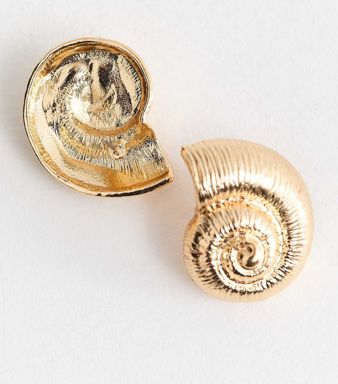 Gold Tone Swirly Shell Stud Earrings | New Look | New Look (UK)