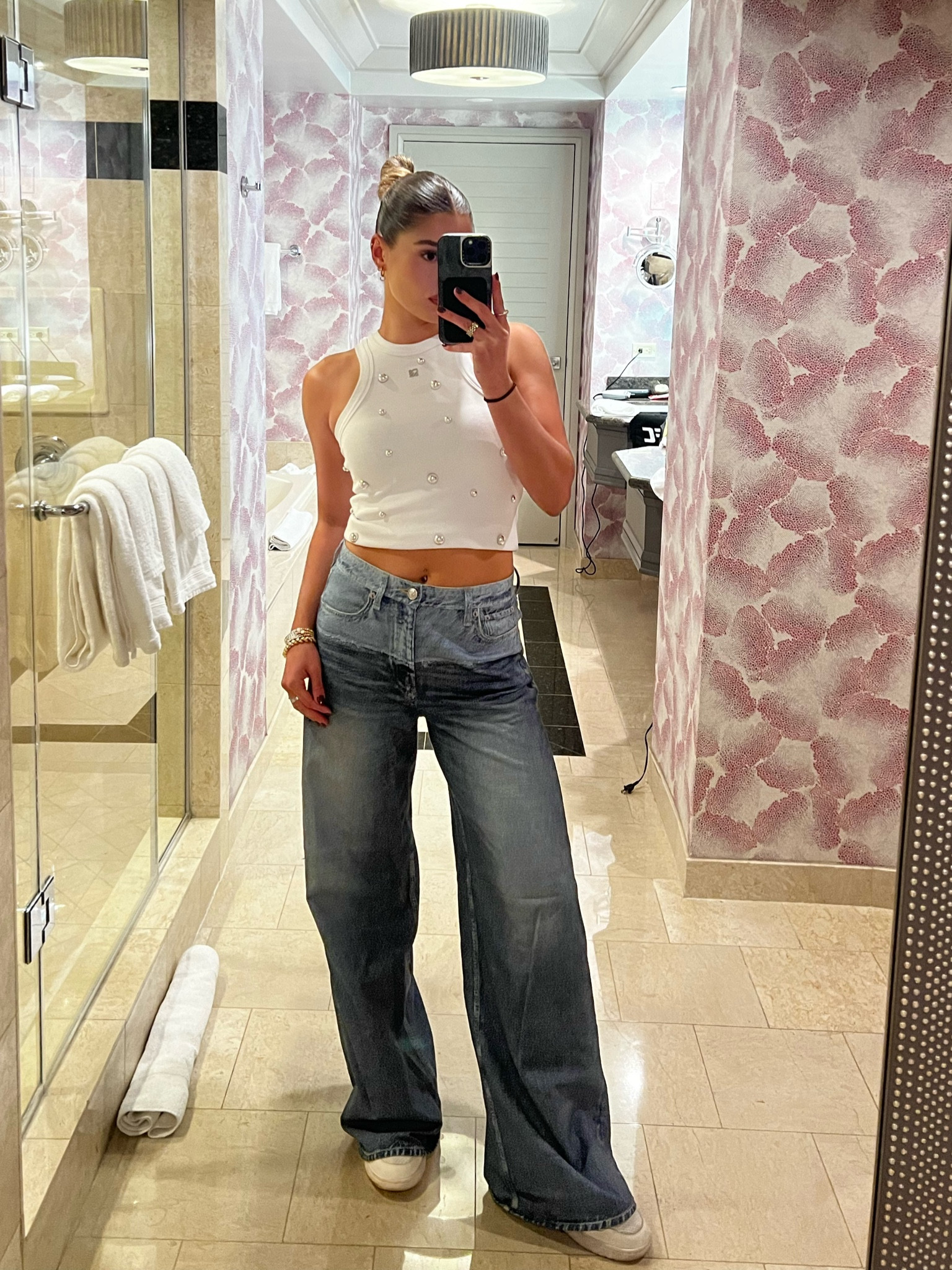 the top is the moment🤍

#LTKStyleTip #LTKU #LTKSeasonal