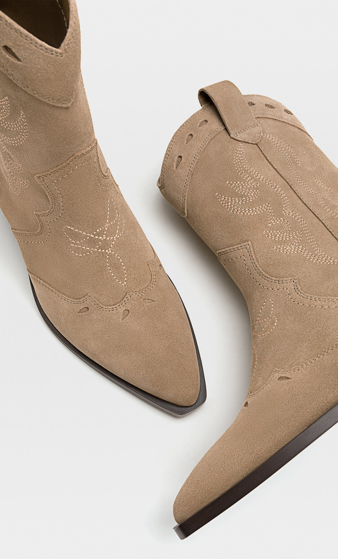 Leather cowboy ankle boots - Women's fashion | Stradivarius United Kingdom | Stradivarius (UK)