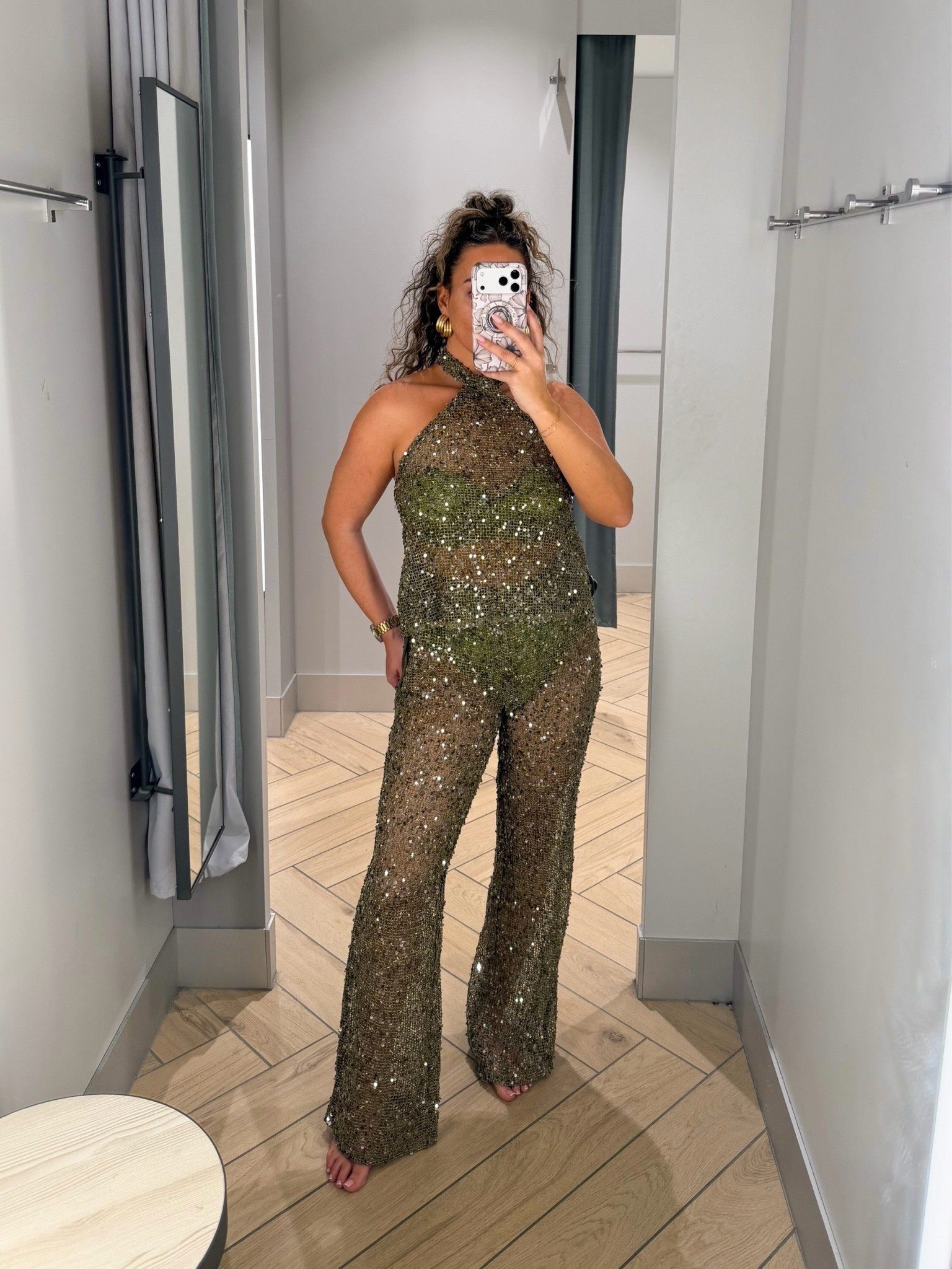 The perfect Ibiza outfit ✨

I’m a uk size 10, 5ft4 and bust 32E;
Bikini top - size 36D
Bikini bottoms - small
Top - small
Trousers - medium (have a drawstring so you can cinch them in)

Holiday outfit, sequin outfits, sparkle outfits, summer outfits, swimwear

#LTKsummer #LTKtravel #LTKswimwear