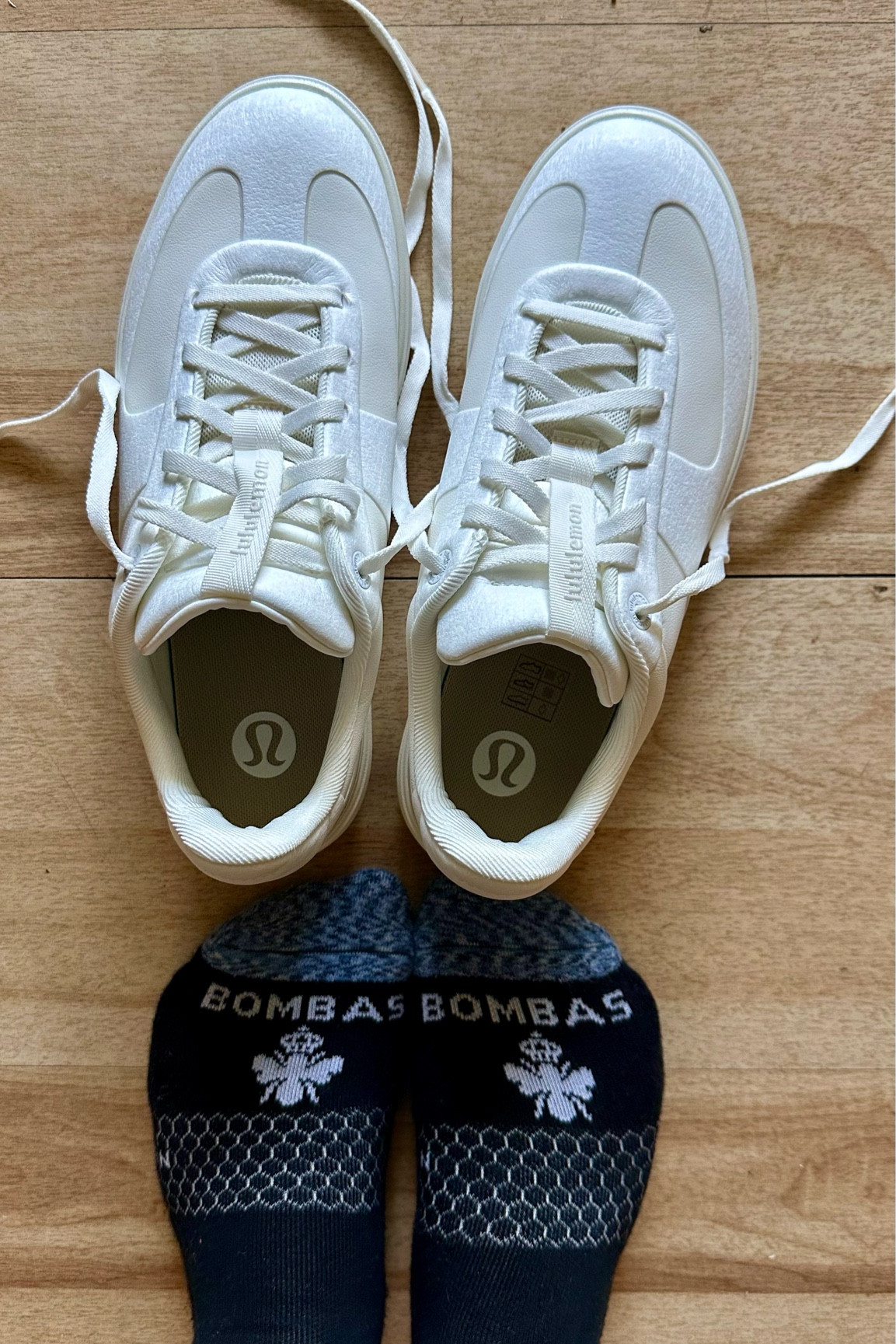 An elite travel combo. These bombas pressure socks are def needed for long flight travel and I’m excited to try out these lululemon white sneakers


#LTKTravel #LTKStyleTip #LTKMidsize