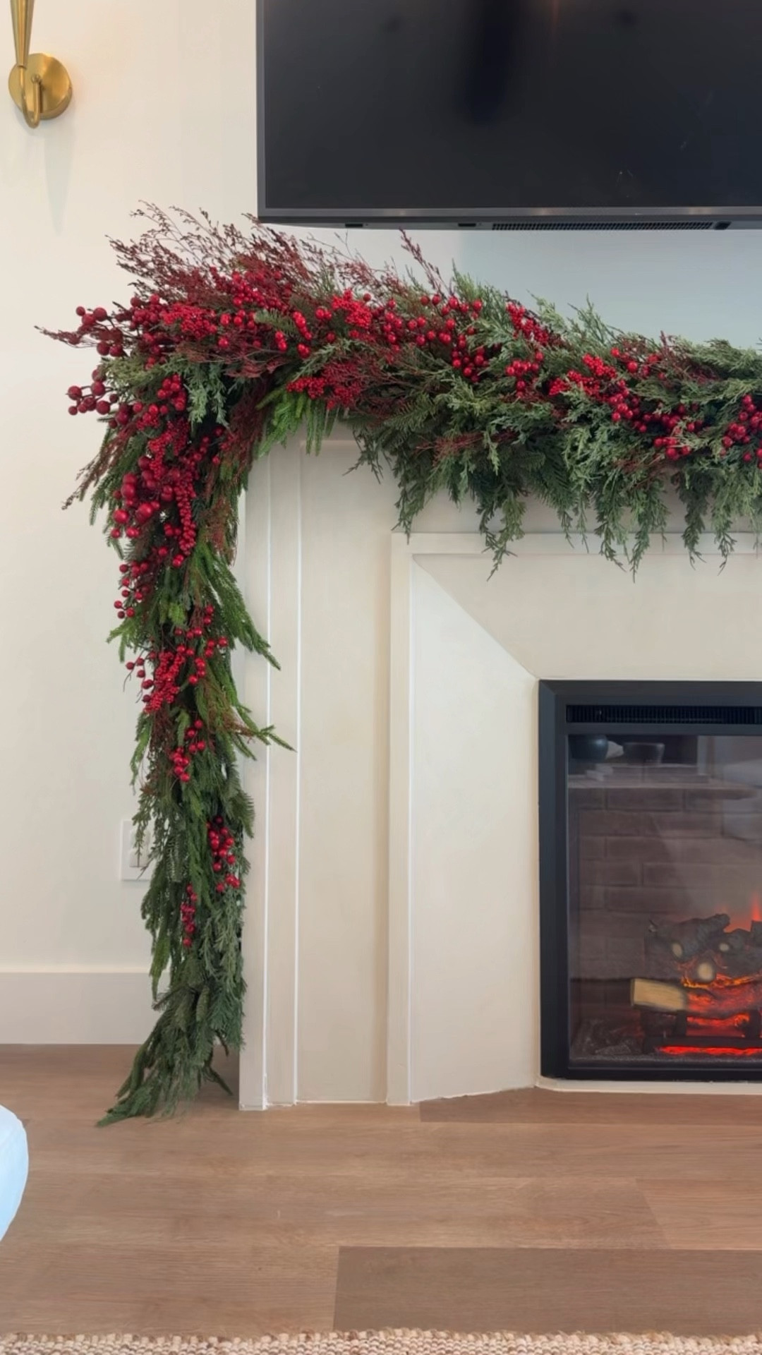 Christmas 2024 Garland ✨

#LTKSeasonal #LTKHoliday #LTKHome
