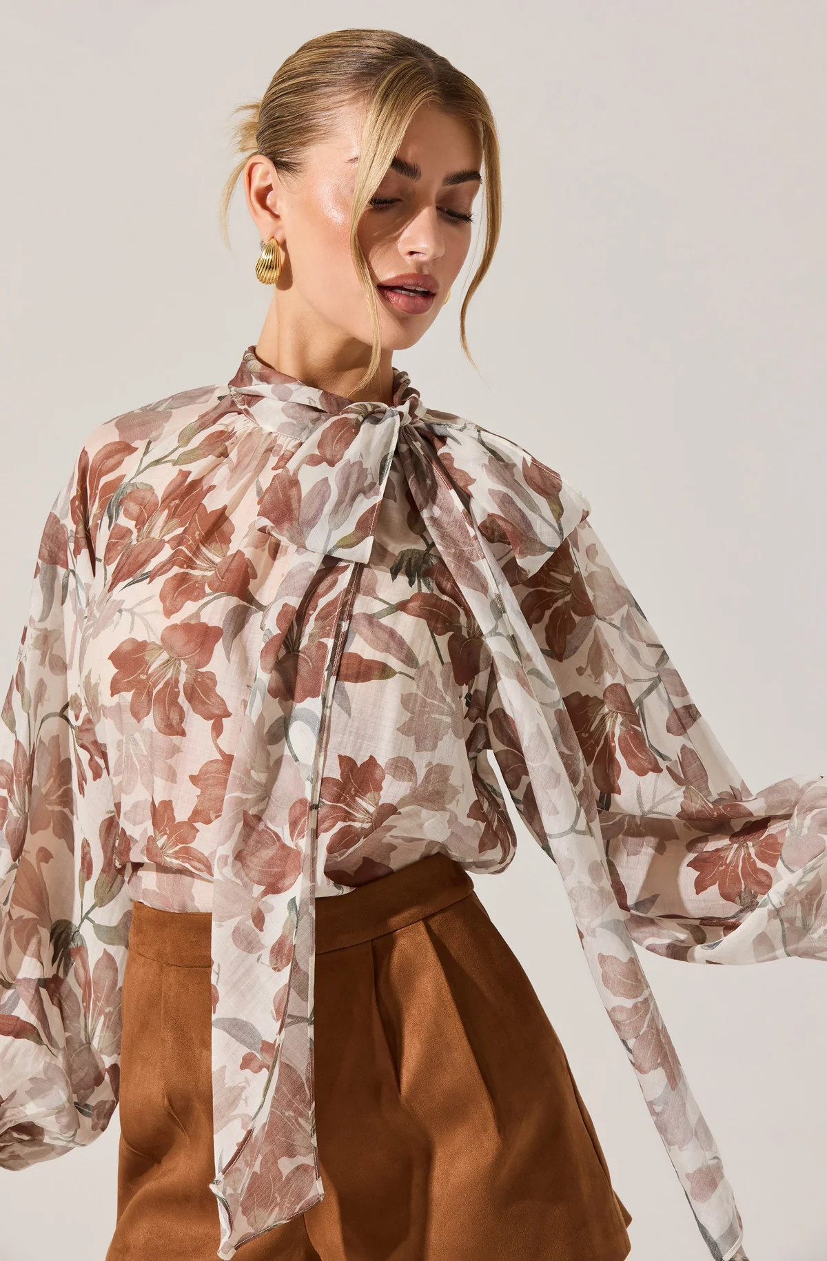 Cinthia Sheer Bow Tie Top - Brown white floral / M | ASTR The Label (US)