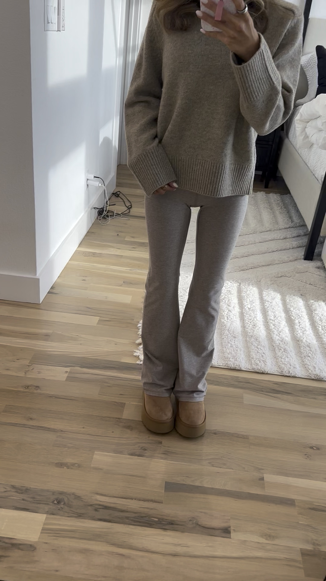 Comfy flare leggings size xs short neutral cozy sweater size xxs 

#LTKFindsUnder100 #LTKSeasonal #LTKFindsUnder50