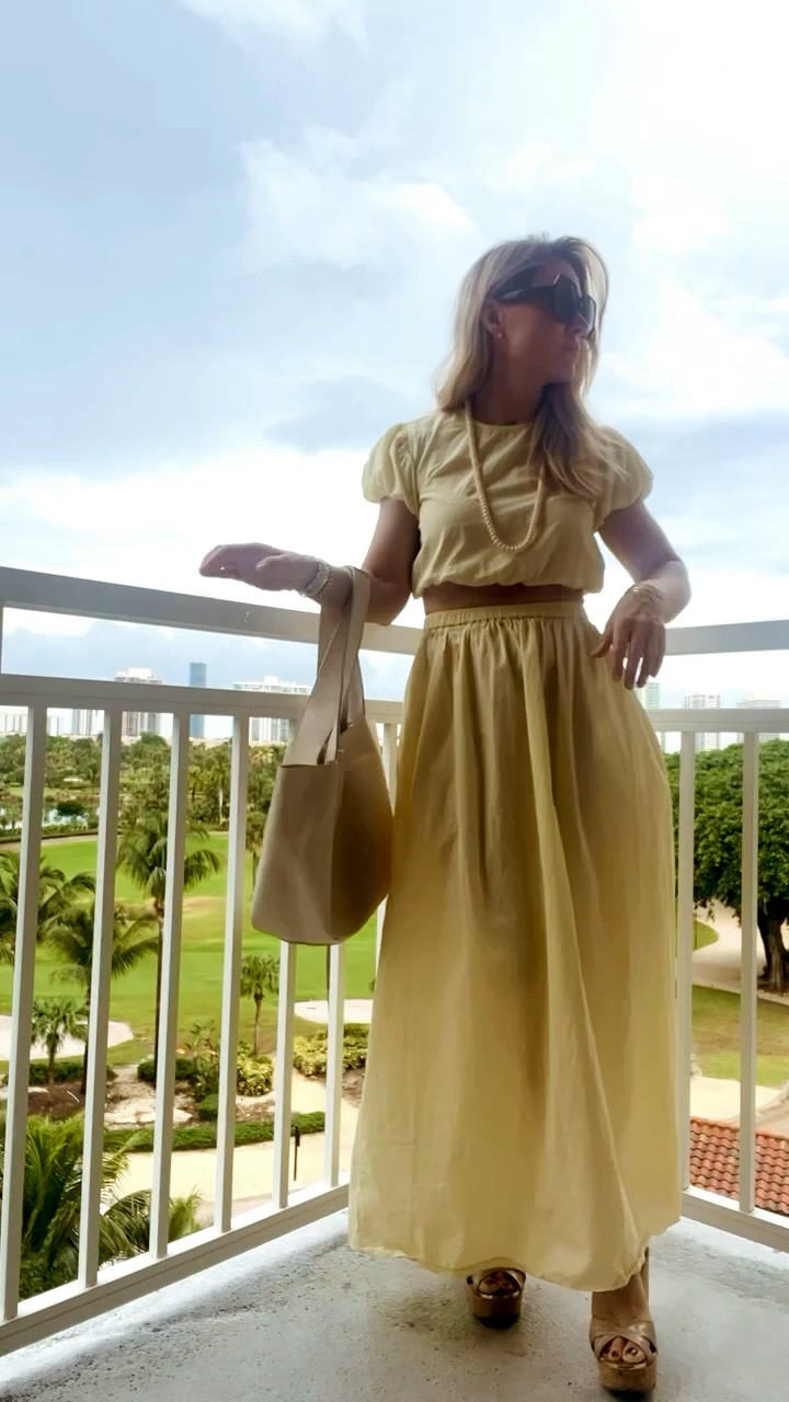 Butter yellow cropped top and maxi skirt set on sale with code HOLIDAYY during

#LTKSaleAlert #LTKTravel #LTKFindsUnder100