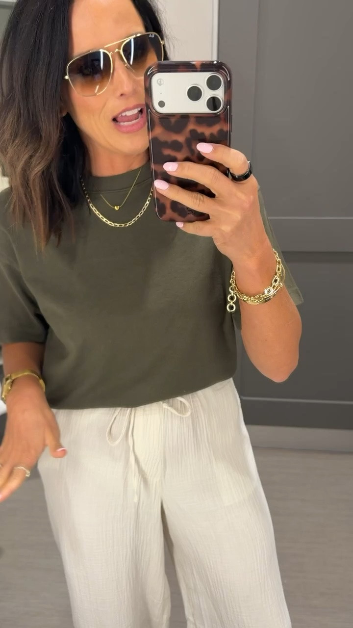 Target always gets me with the comfy shirts The top is so good and I loved these pants but definitely wish they would’ve added a liner 😂 still really cute for summer though. 

#targetstyle #targetfinds #casualstyle #summeroutfit #targetfashion #everydayoutfit #neutralstyle #comfyoutfit #affordablefashion #ootd