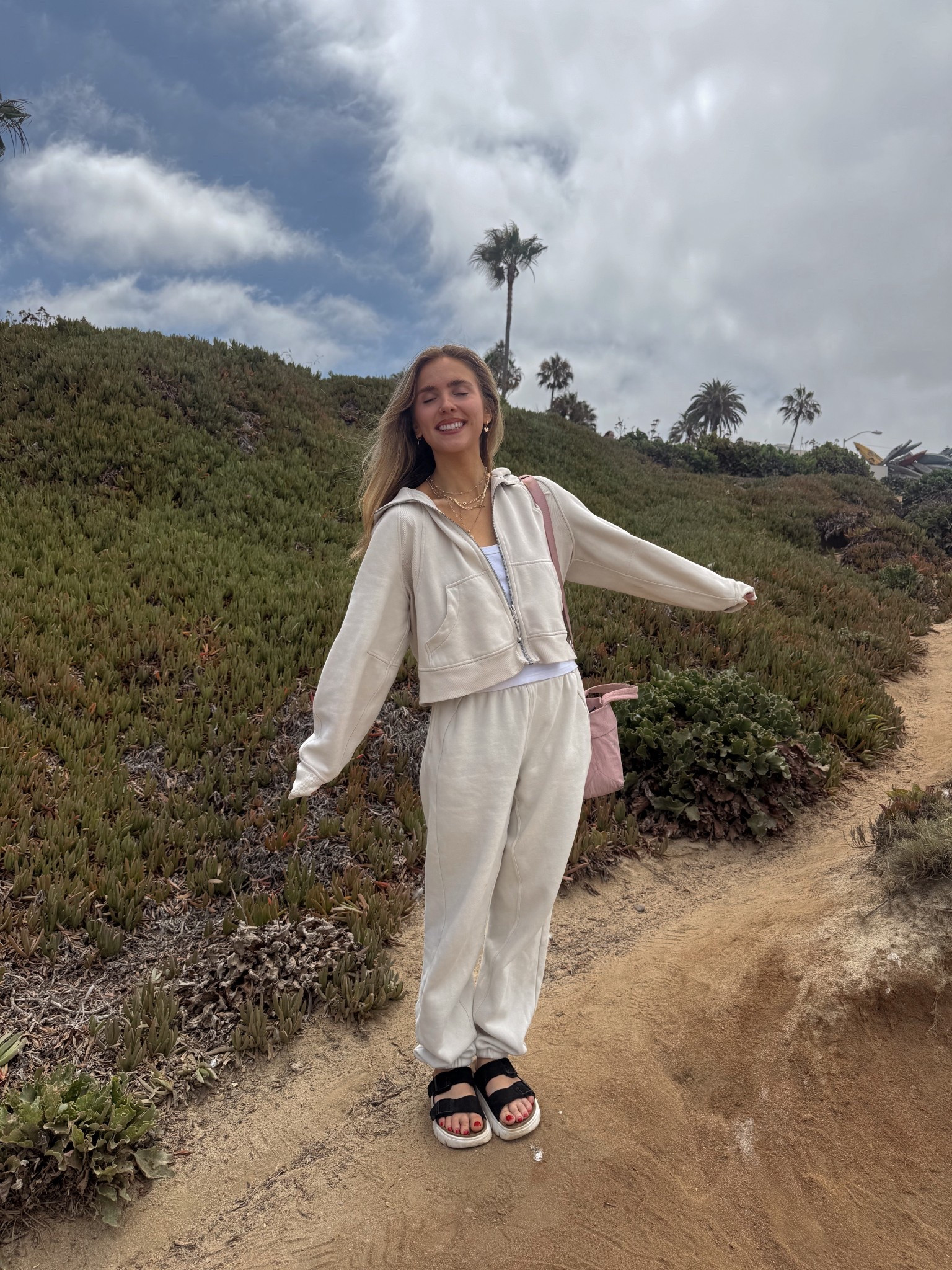 Comfy travel or slow morning outfit - lululemon

#LTKTravel #LTKActive #LTKSeasonal