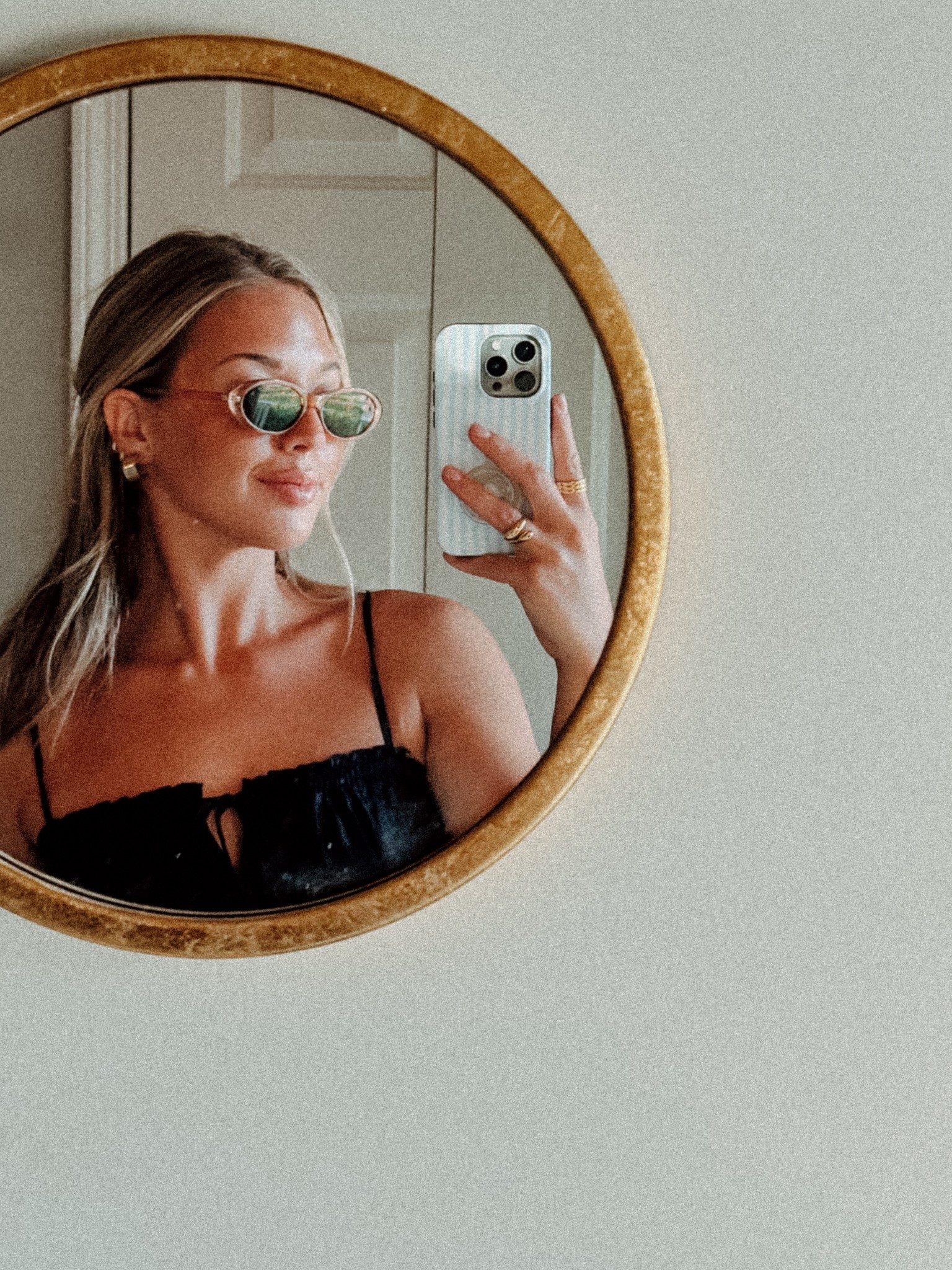 Tank & sunnies on sale :)