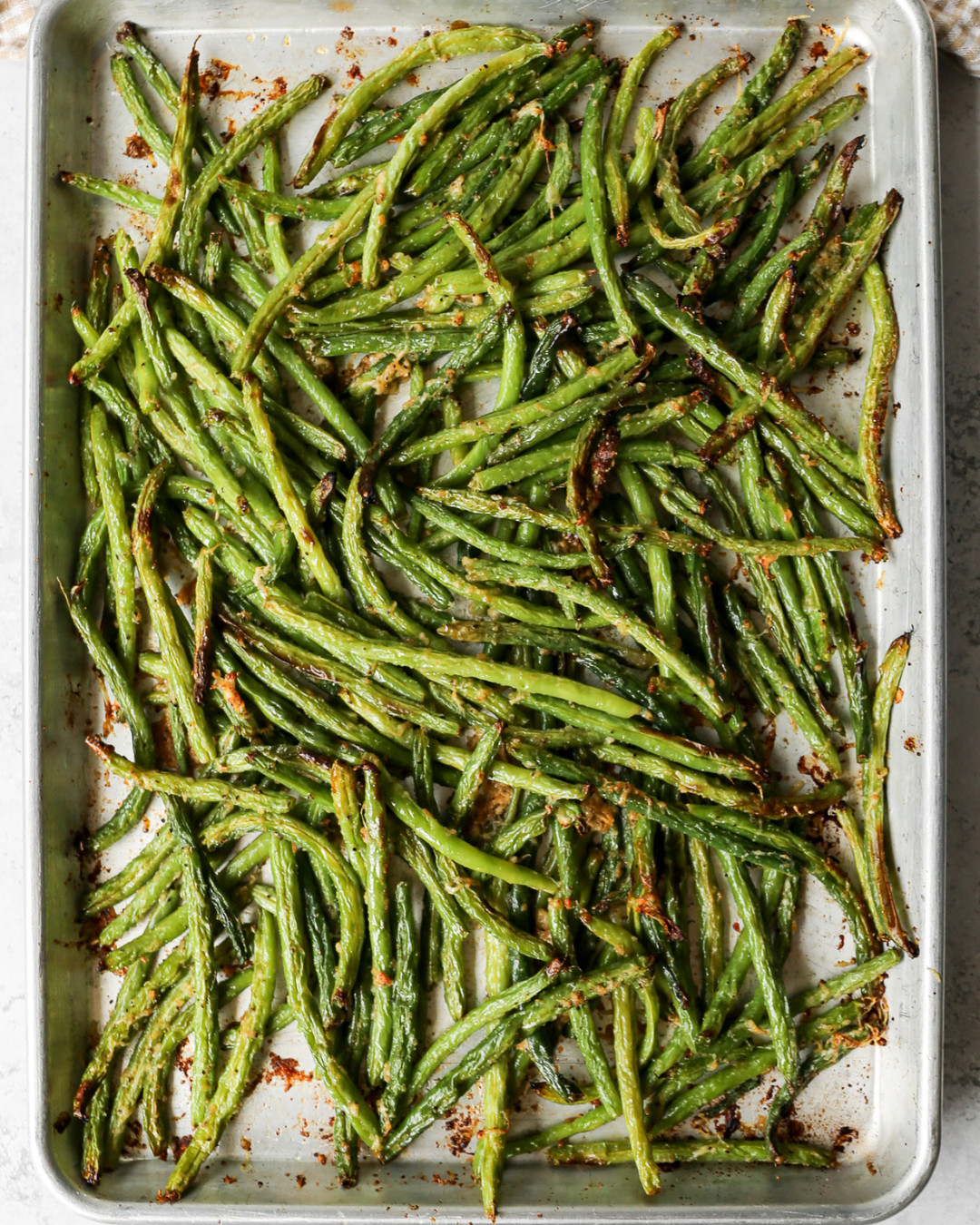 These Oven Roasted Parmesan Green Beans are one of my favorite easy side dishes and having the right kitchen tools makes them even easier to pull off 💚🧀 I linked everything I use to make this recipe, starting with the Nordic Ware Naturals Half Sheet which is my absolute favorite baking sheet and the one I reach for constantly. The OXO Good Grips Mixing Bowl Set is perfect for tossing the green beans in the parmesan and spice mixture before they go in the oven, and the OXO Nylon Flexible Turner makes it so easy to flip them on the pan. And the gingham Casa Platino Dish Towels are just the prettiest kitchen towels! Full recipe is on the blog and everything is linked here! 🔗 

 #LTKdayinmylife #LTKfoodie #LTKHome