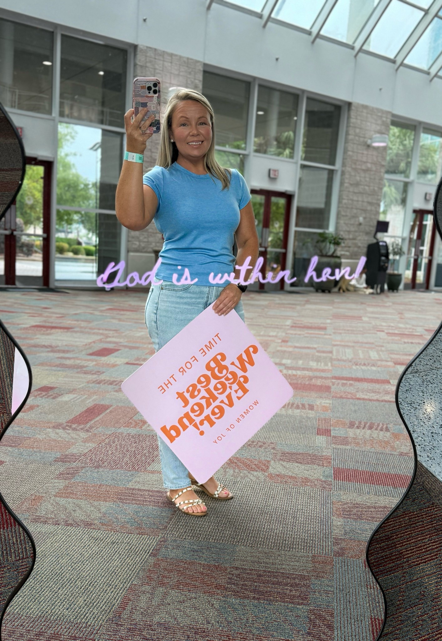 Confidence looks different on everyone… for me, it starts with faith 🤍
Linking this comfy + flattering look in LTK!

#LTKmomlife #LTKootd #LTKselfcare