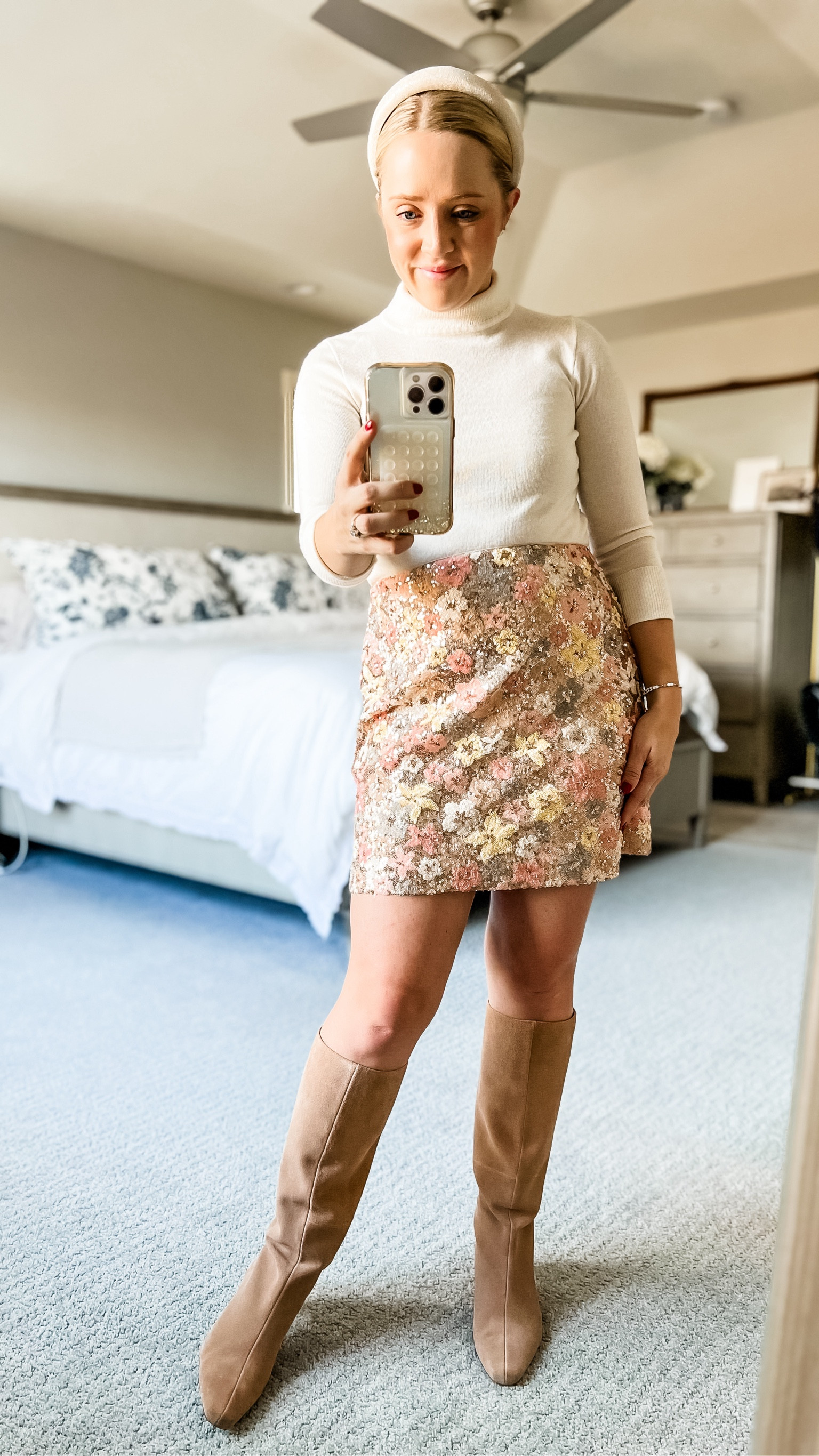 This sequin skirt is perfect for thanksgiving! Fits tts and 40% off! 
Sequin skirt. Thanksgiving outfit. Women’s skirts. Floral mini skirt. 

#LTKCyberWeek #LTKSaleAlert #LTKHoliday