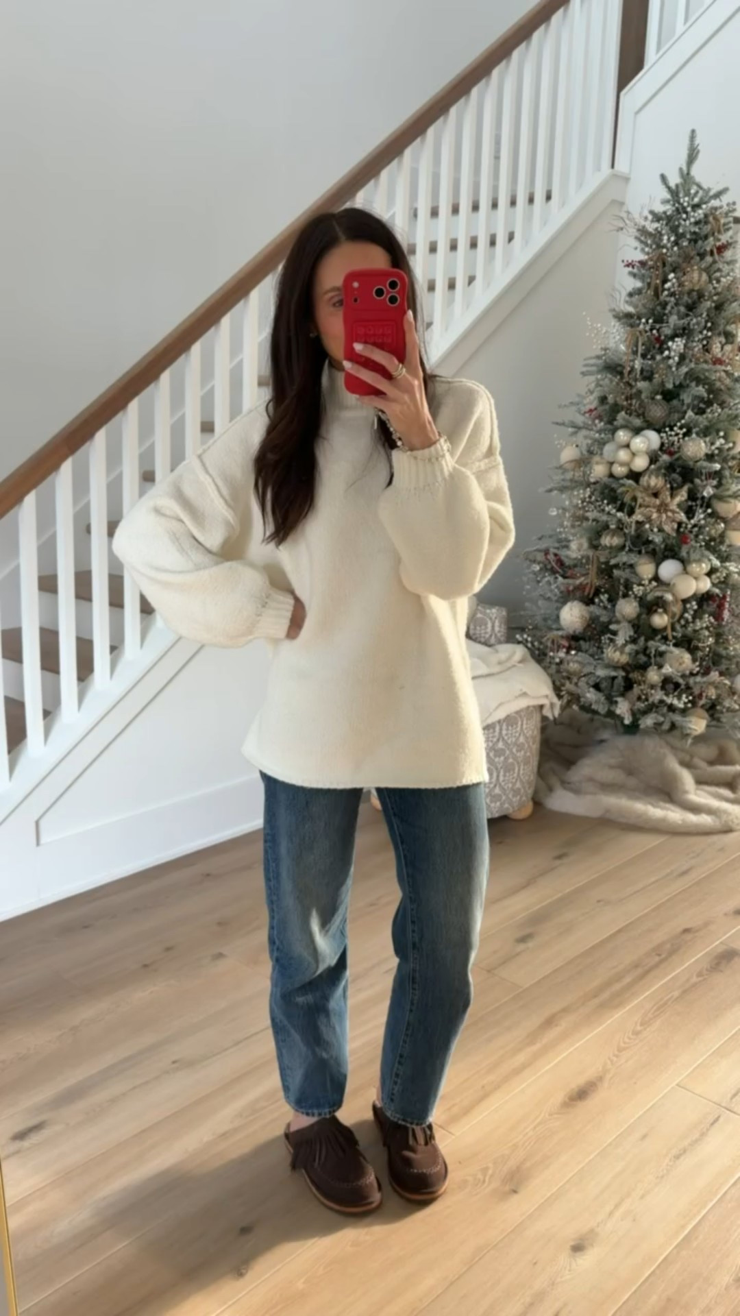 Oversized sweater, casual shoes, casual outfits, dark wash jeans, mom outfits, easy winter outfits, annabrstyle

#LTKmomlife #LTKSeasonal #LTKootd