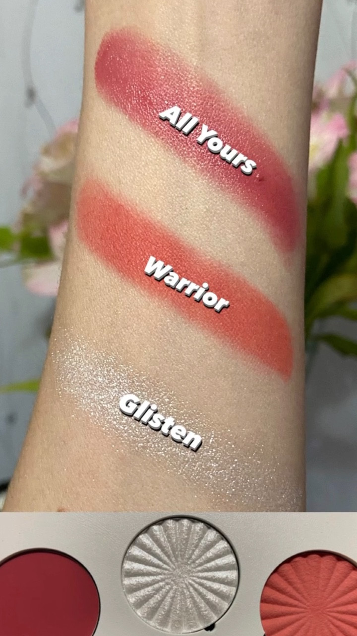 I absolutely LOVE Yari and OFRA so this collaboration was sure to be amazing!! Stole my heart right away 🫶🏻



#LTKfindsunder50 #LTKbeauty