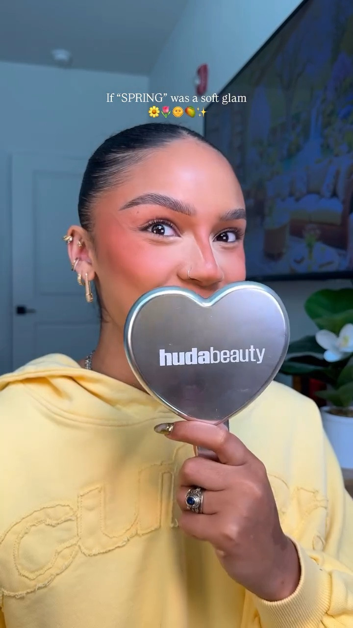 How my makeup has been looking all spring☀️🌸 everything linked in my ltk❤️ #springmakeup #makeuptutorials #summermakeuplook #glowymakeup