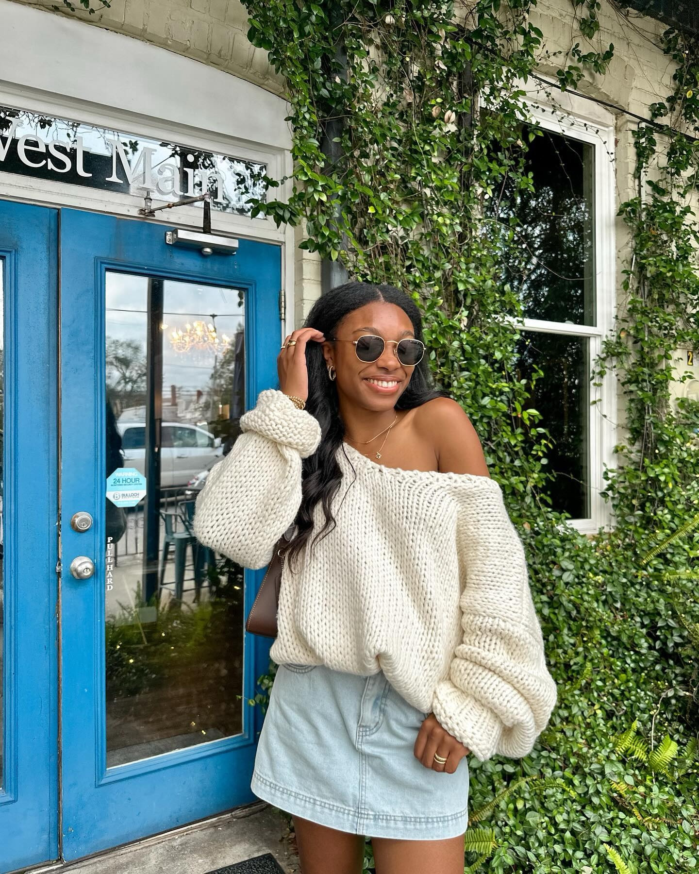 the chunkier the sweater the better ✨👢🐻🤍

use my code BBX15DAY for $$ off @beginningboutique 

#winteroutfit #chunkysweater #creamsweater #cozyoutfitinspo #coachbag #knitsweater #beginningboutique