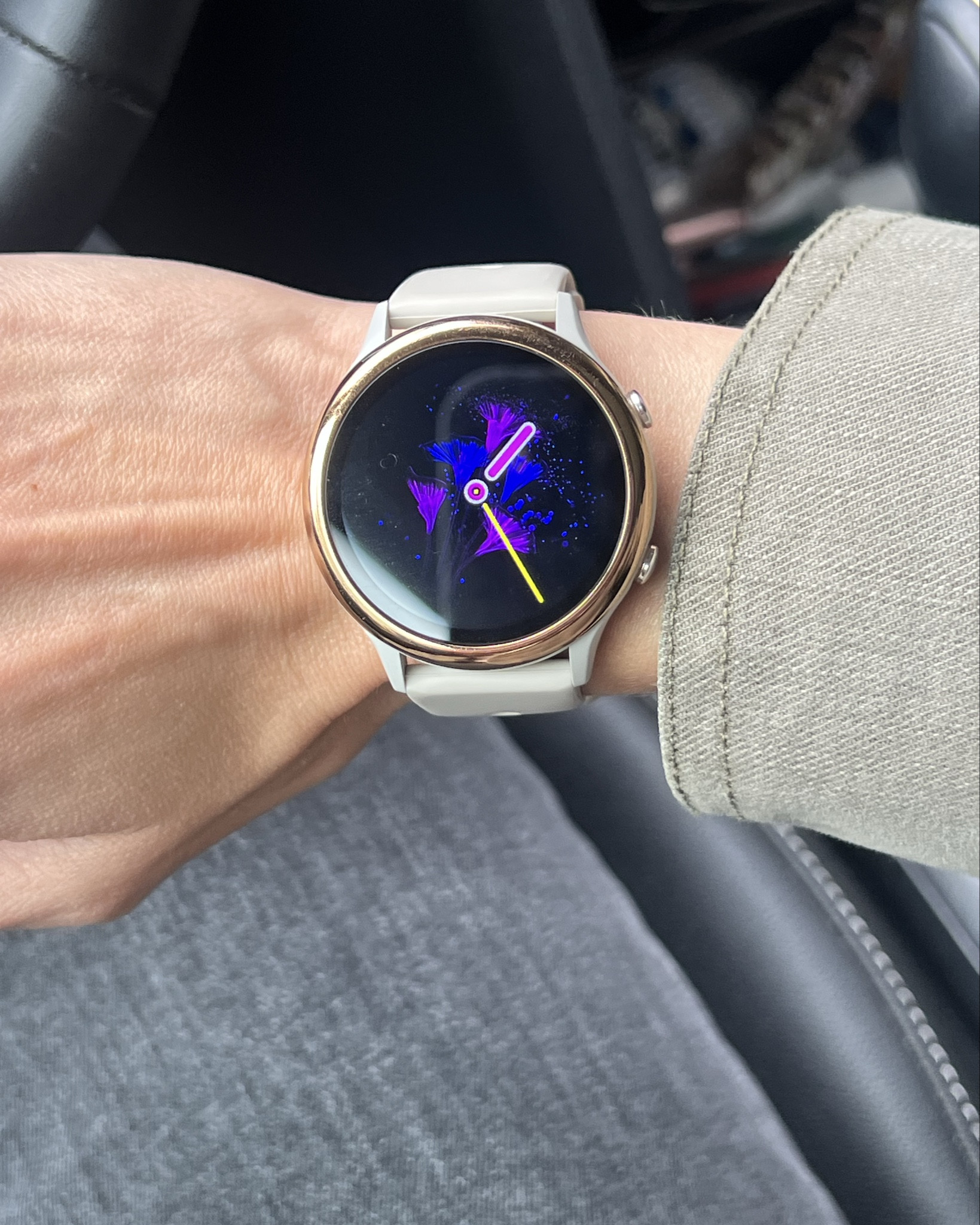 Affordable and looks great?! Yes! This watch has Bluetooth and tracks all different kinds of workouts, steps, heart rate, etc! You can even accept calls and talk to someone through it! 

#LTKFindsUnder50 #LTKActive #LTKfitnessgoals