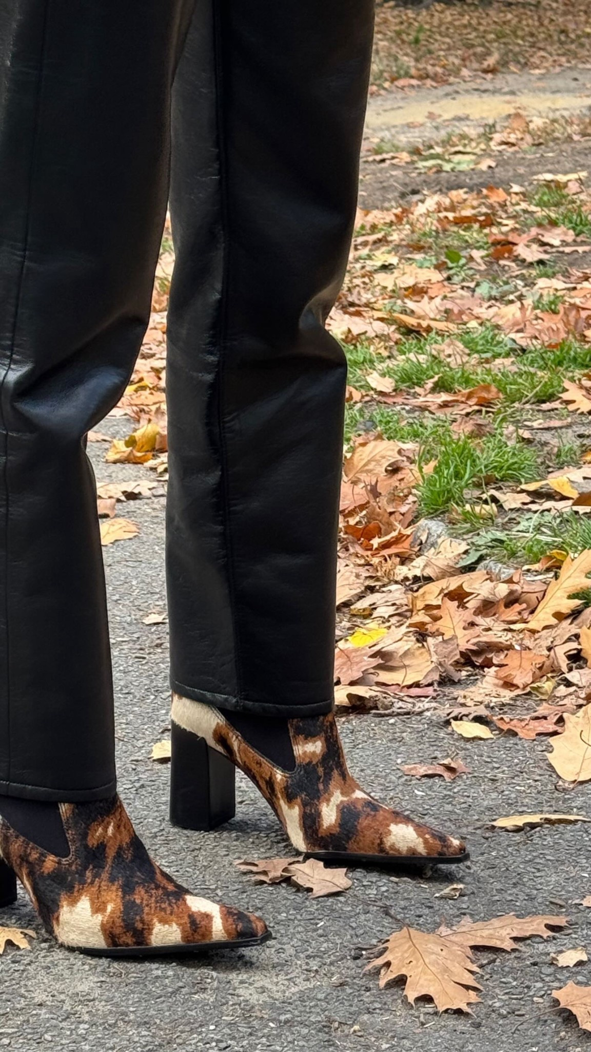 These boots 😍

#LTKShoeCrush #LTKSeasonal #LTKStyleTip