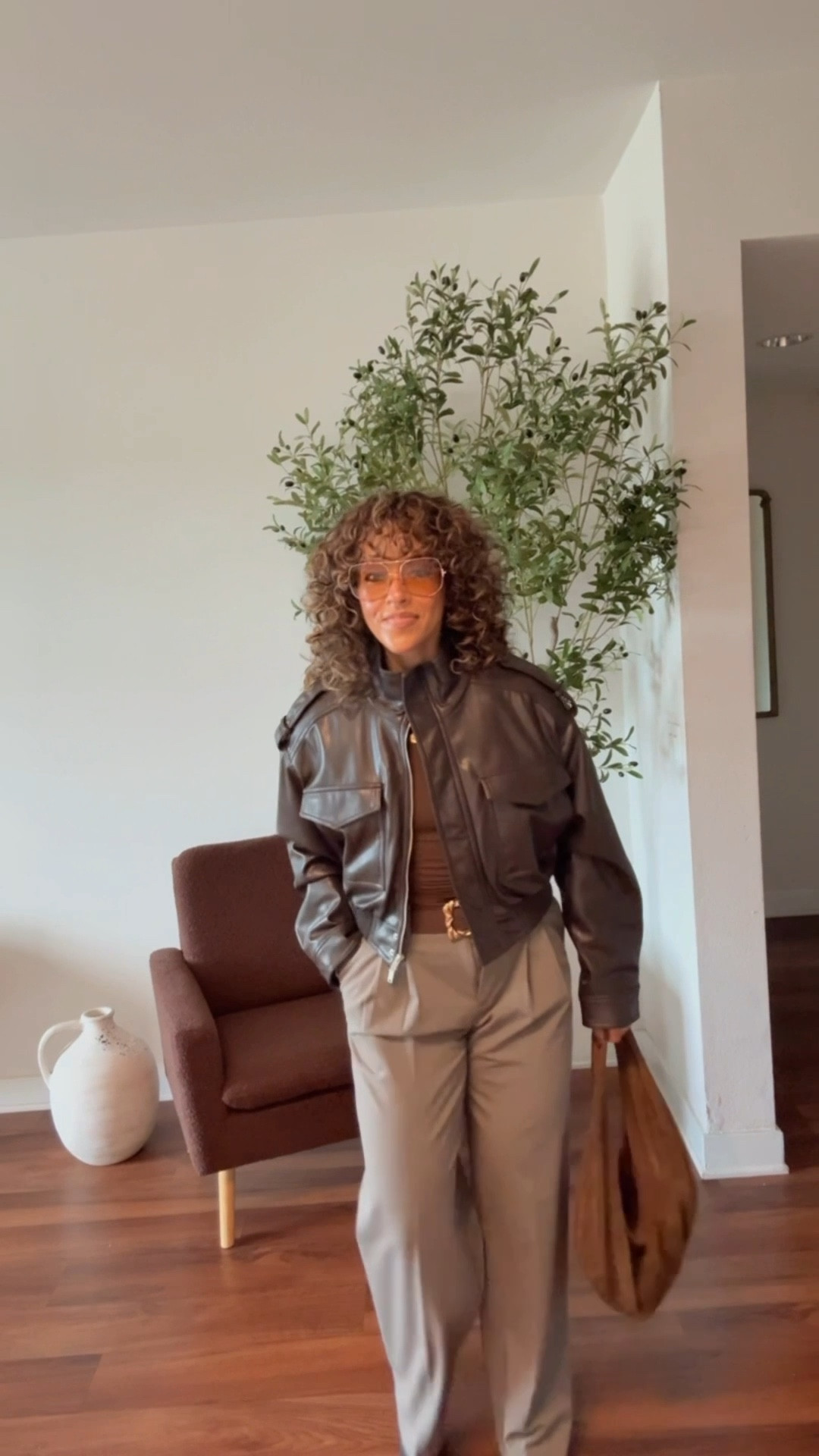 Can’t believe I almost left the house like this… zipper completely unzipped 😅 

Thankfully I caught it in time!
Now that we’ve got that handled, here’s another take on business formal, but make it chic. #ootd

#LTKStyleTip