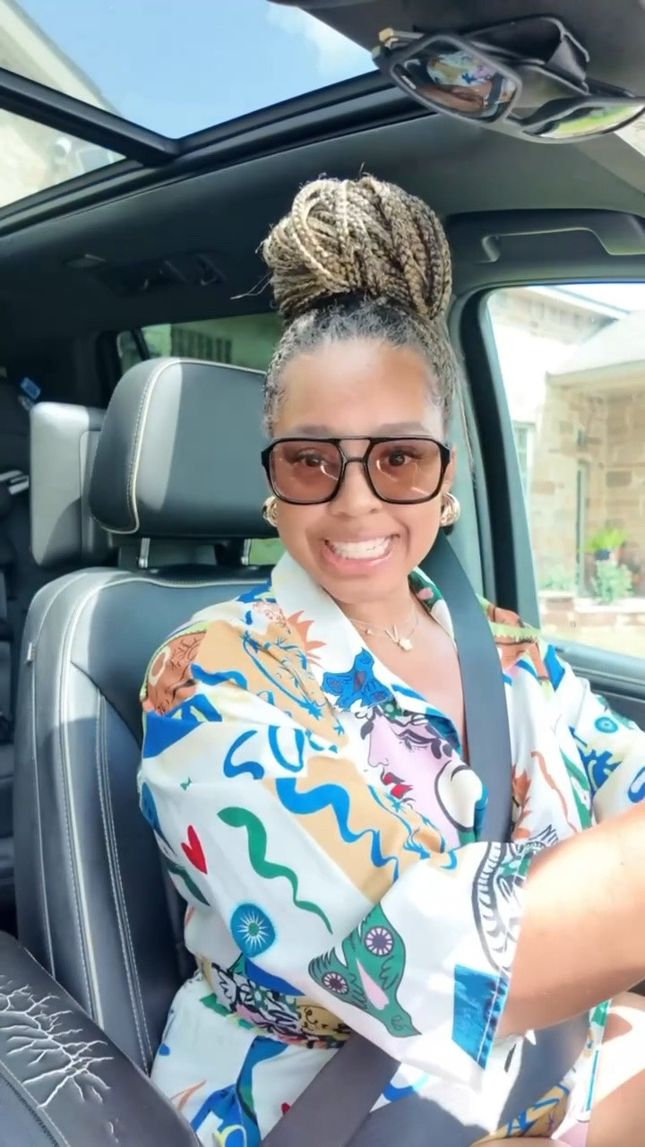 Nothing like a little dilly dally day ✨

Solo car jam session ✔️
Pilates besties @mysliceofluxe @montssingleton (missing a few 😢)✔️
Great food & vibes at @haywirerestaurants ✔️
Dilly dallying at @theshopsatlacantera ✔️

Just vibes, laughs, and a little retail therapy 🤭

#girlsdayout #pilatesbesties #momlifebalance #softlifevibes #lacantera SanAntonioLife