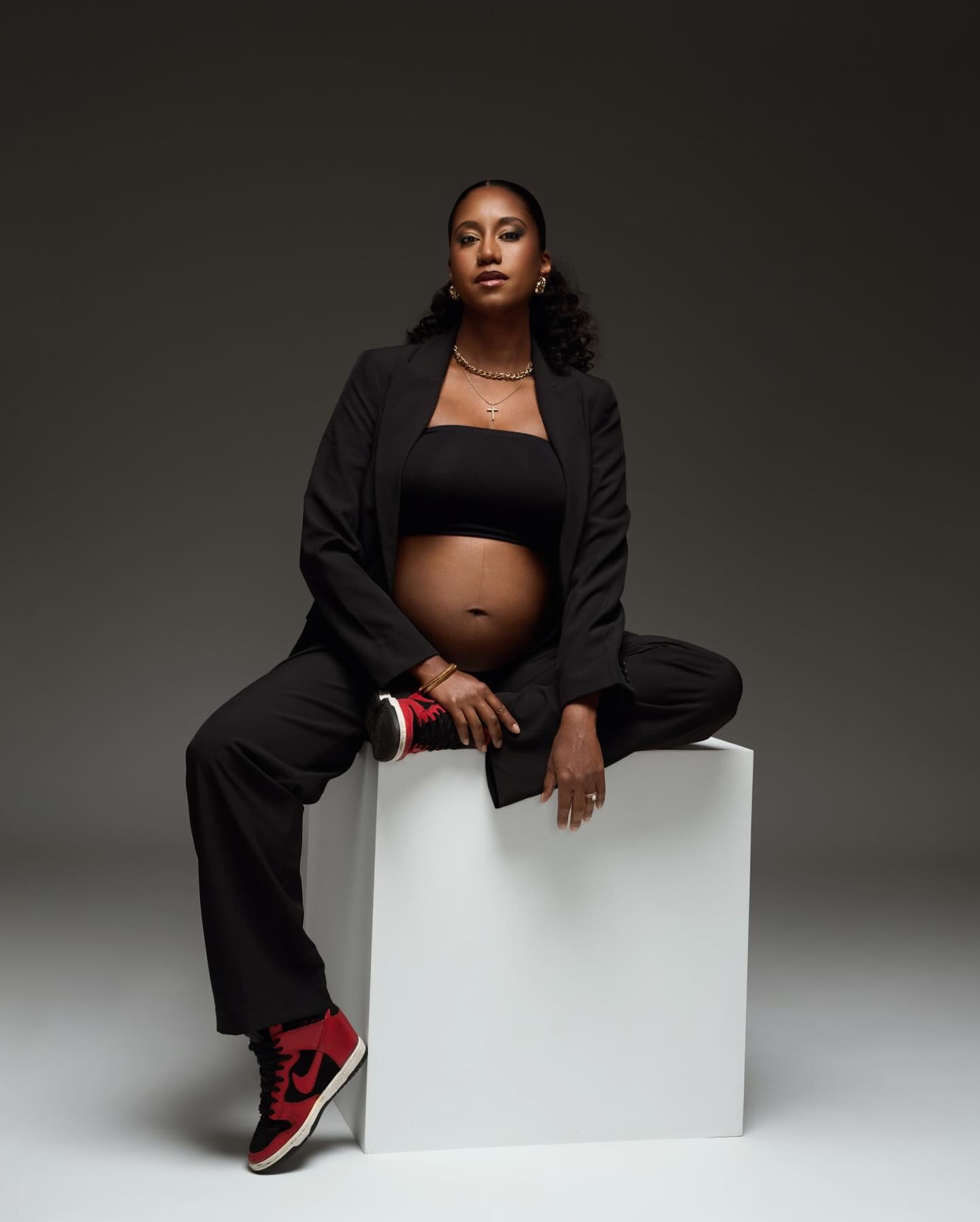 In the middle of set calls, script rewrites, and production meetings, she stands—radiant, focused, and fiercely intentional—with a growing baby bump beneath her blazer. For this director, life isn’t just imitating art; it’s expanding it.

Balancing a demanding creative career with the transformative journey of pregnancy is no small feat. Yet, she commands both roles with grace and authority. Behind the camera, she directs scenes with sharp precision, rallying her crew and talent to bring her vision to life. Off set, she is quietly preparing for the most intimate production of all—motherhood. 📷 @ariellelewisstudios  mommy to be :Jami styled by @titiakin_