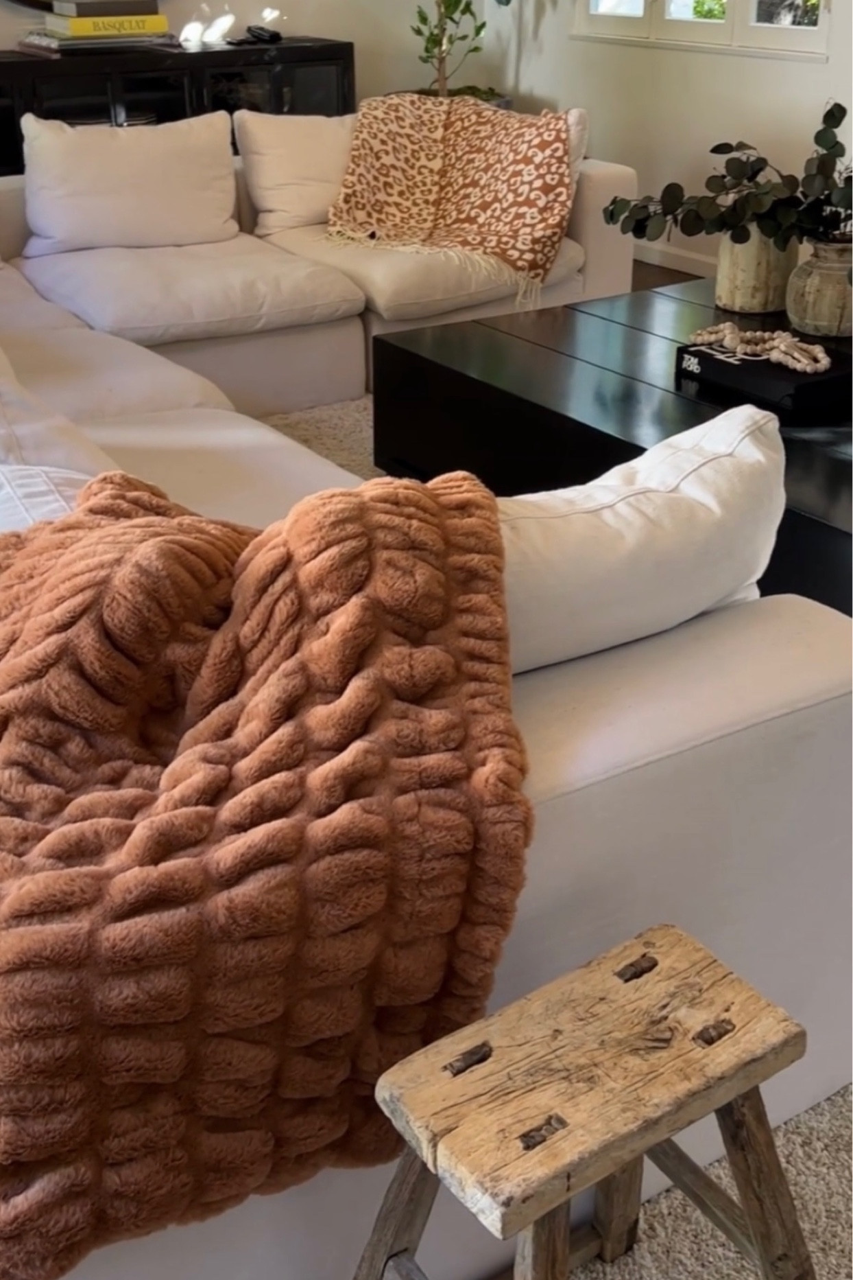 50% off The Styled Collection throw blankets‼️
Barefoot Dreams blanket dupes , plush cozy throw blanket , gifts for her , holiday gift guide , ltk sale alert , home decor , winter decor , winter cozy home , farmhouse home decor , knit blankets , barefoot dreams blankets 

#LTKhome #LTKHolidaySale #LTKGiftGuide