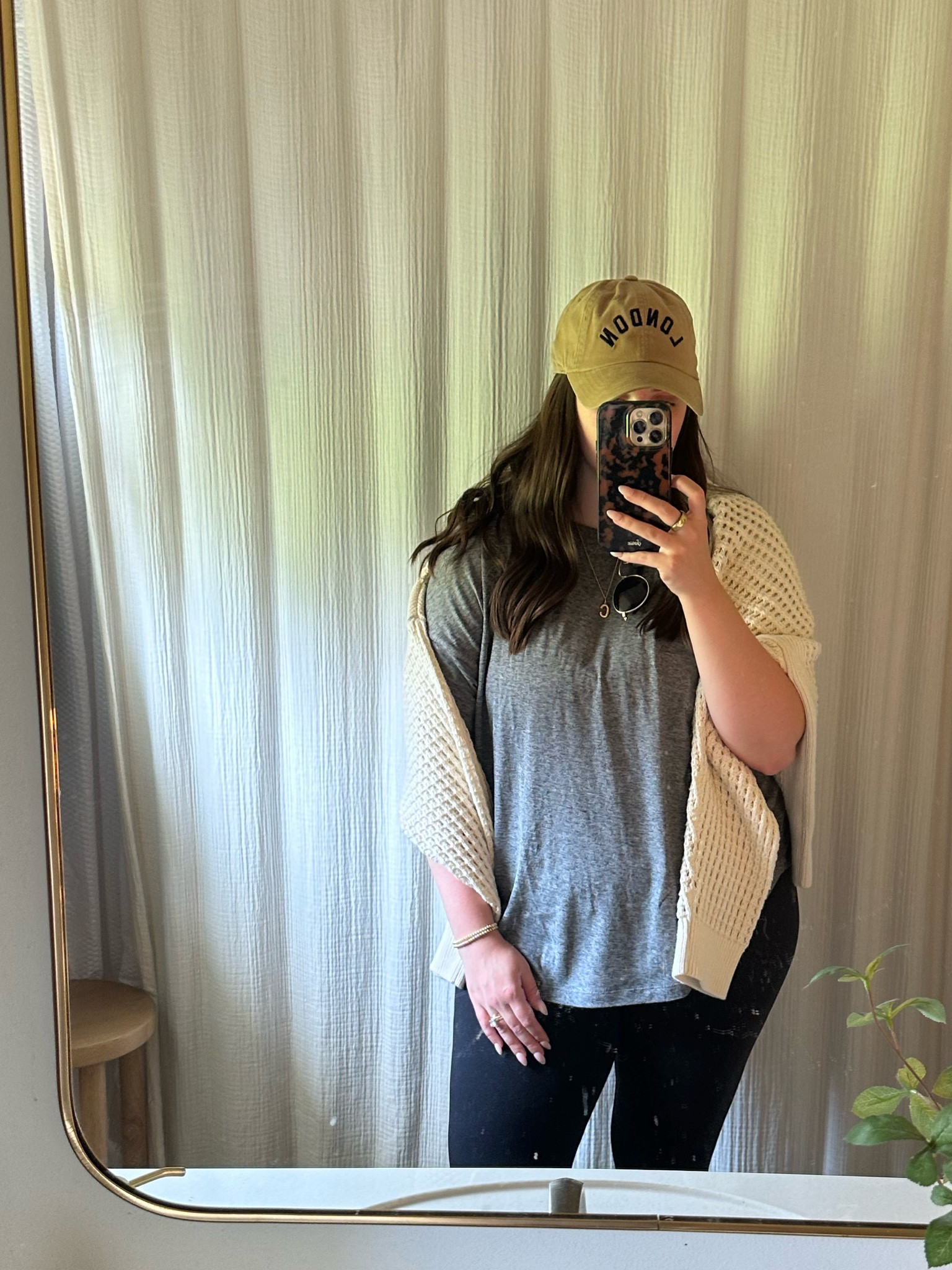 super simple outfit for some Saturday coffee + shopping 

#LTKstyletip #LTKmidsize