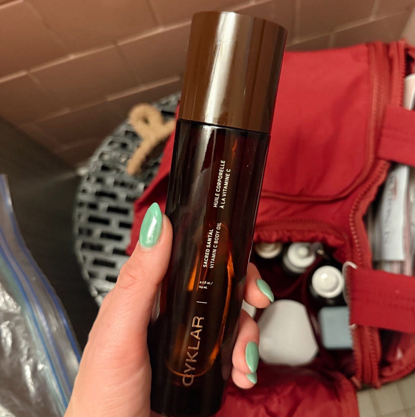My favorite body oil👏🏼🧴

#bodyoil #skincare #bodymoisturizer #cyklar #amazon #sephora #toiletrybag #travelbag

#LTKgrwm #LTKselfcare #LTKBeauty