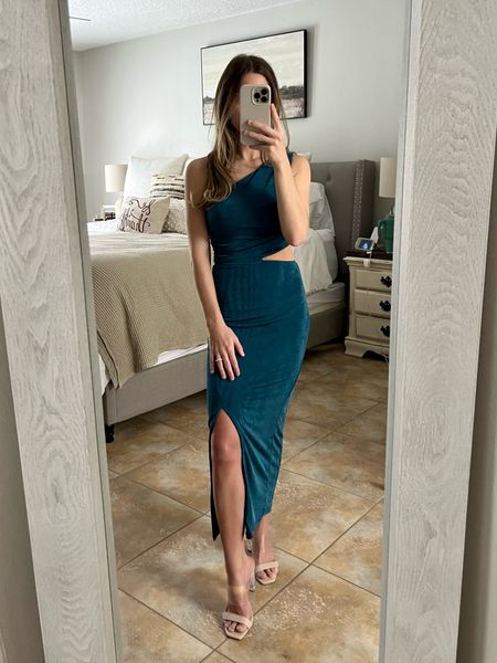 Wedding guest dress from Amazon! 🤩 It comes in 14 different colors. I’m in a size XS for reference.

#LTKunder50 #LTKwedding #LTKSeasonal