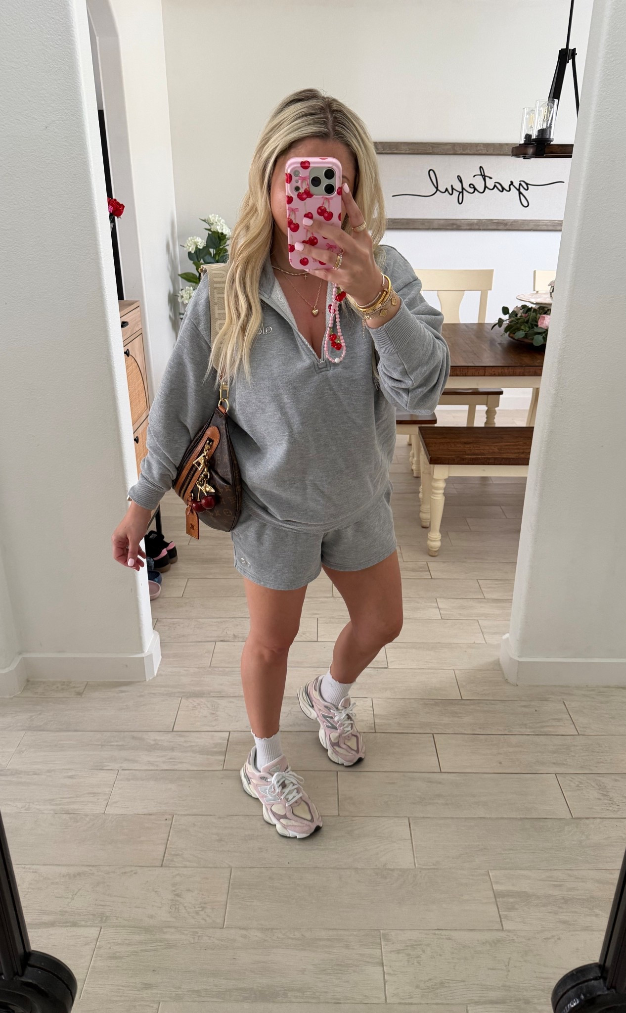 OOTD 
Smal alo set
New balance tts 