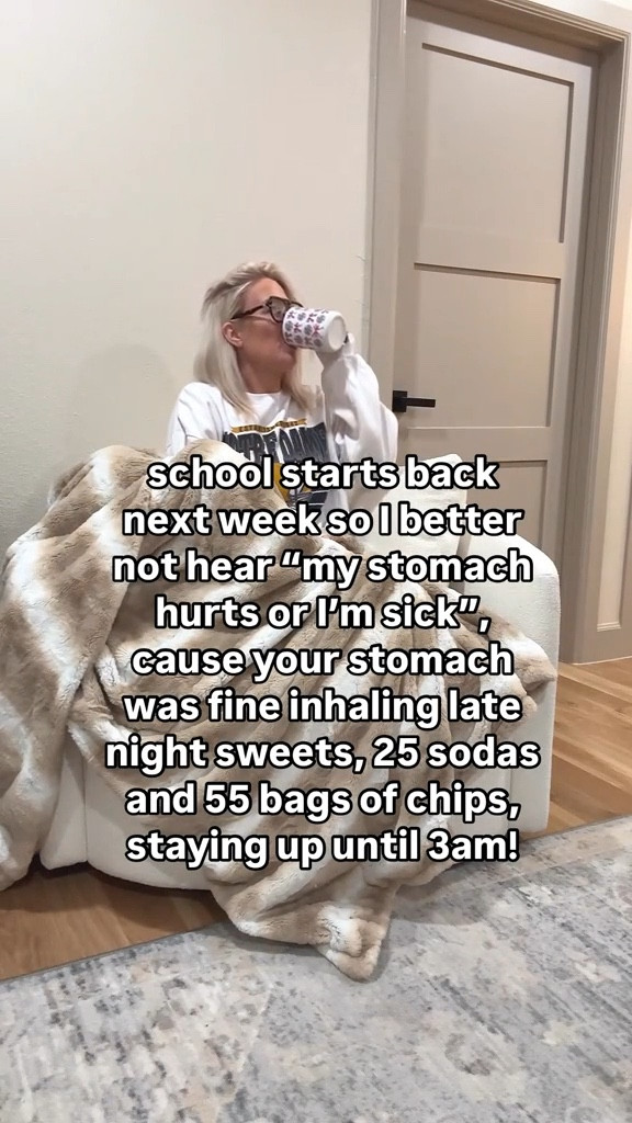 Anyone else?! Also turning my phone off just in case 😝

#LTKWatchNow #LTKSeasonal #LTKHome