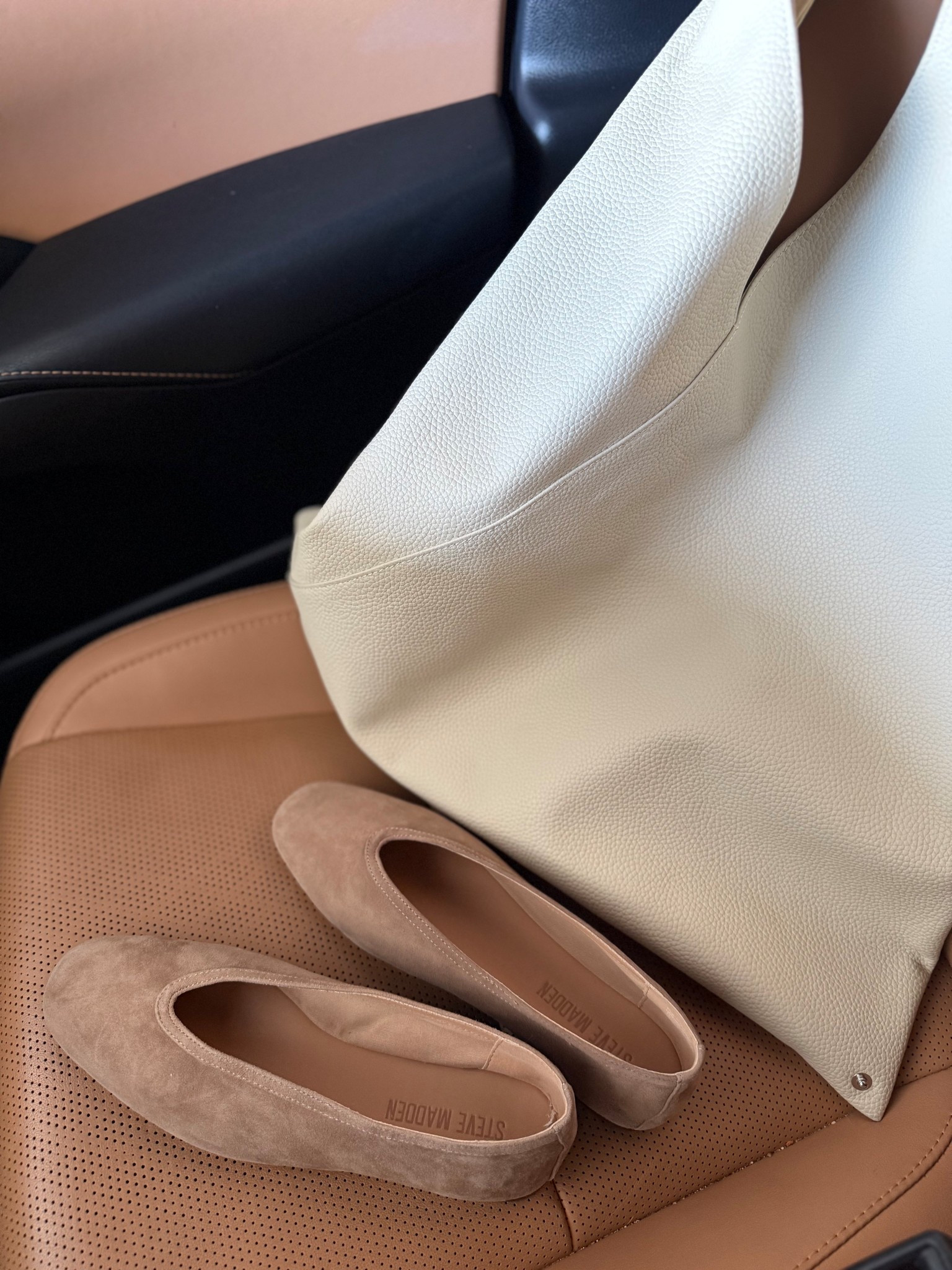 Most. Comfortable. Shoes. Ever. 
These Suede flats are all you need for Fall 🍂 


#LTKSeasonal #LTKOver40 #LTKShoeCrush