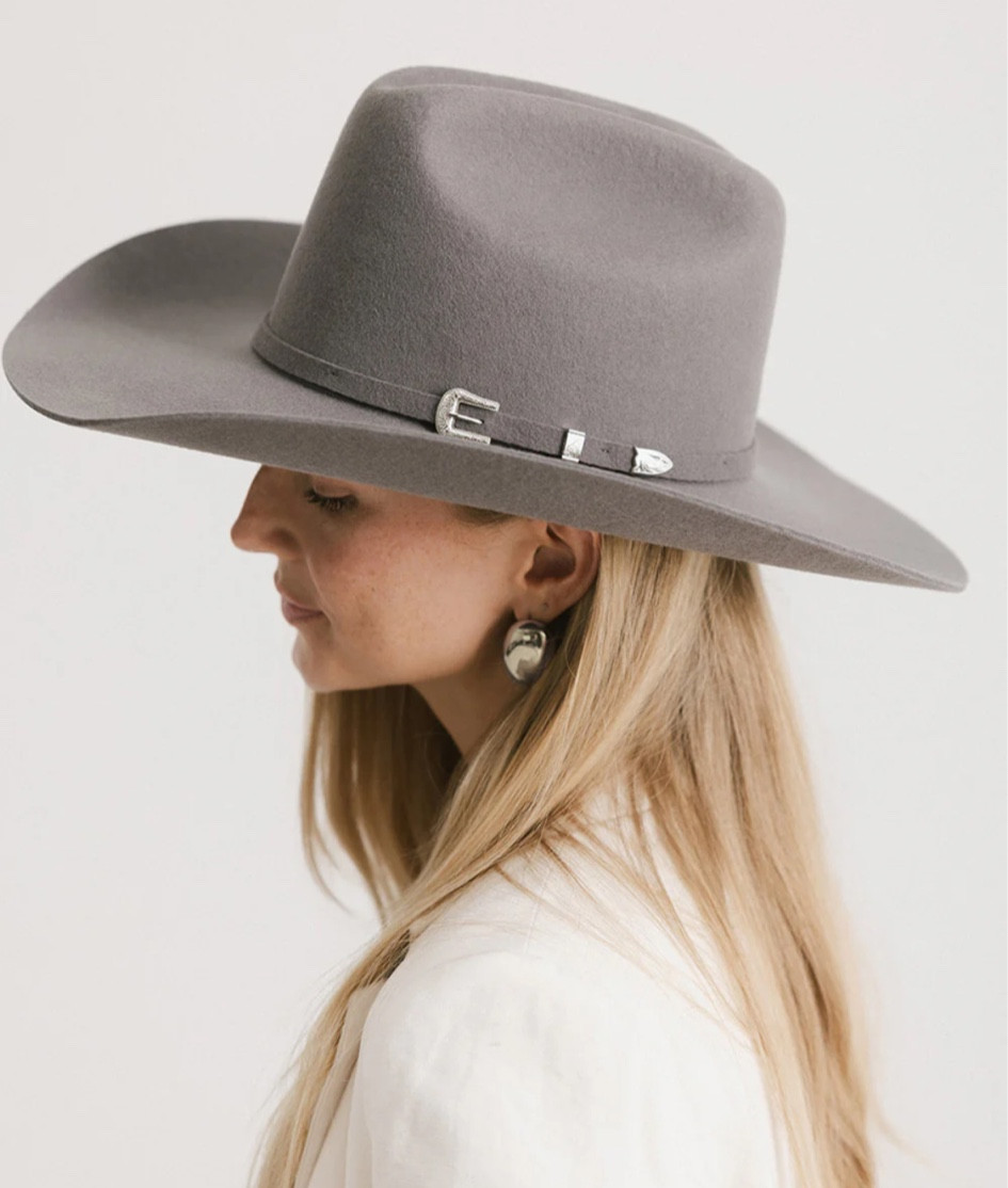 Gigi pip just released a new color in my favorite hat! Absolutely getting this one

#LTKTravel #LTKOver40 #LTKStyleTip