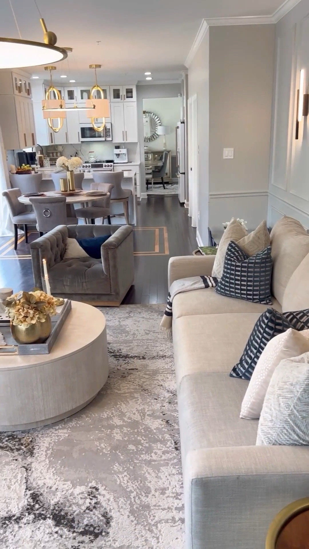 How I deep clean my light colored sofa 👌🏾

#LTKSaleAlert #LTKHome