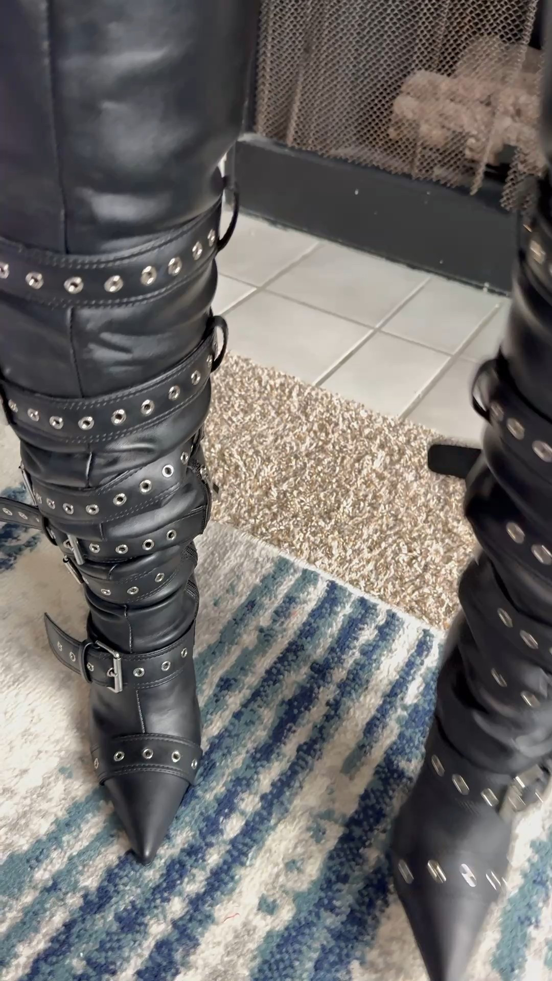 These boots are sooooooo sexy. 
