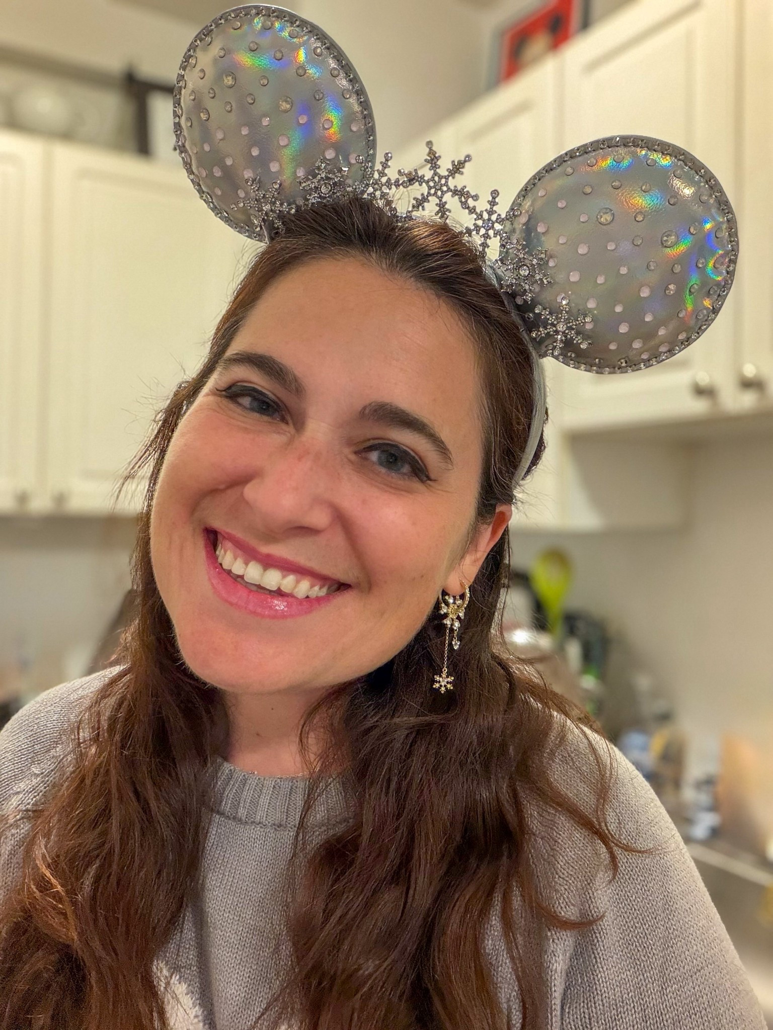 BaubleBars Disney snowflake collection is here and it’s just as shimmering as you expect! Disney style, stocking stuffer, jewelry, Minnie ears, Christmas gift, Hanukkah gift, gift for her, earrings, sparkle 

#LTKStyleTip #LTKGiftGuide #LTKHoliday