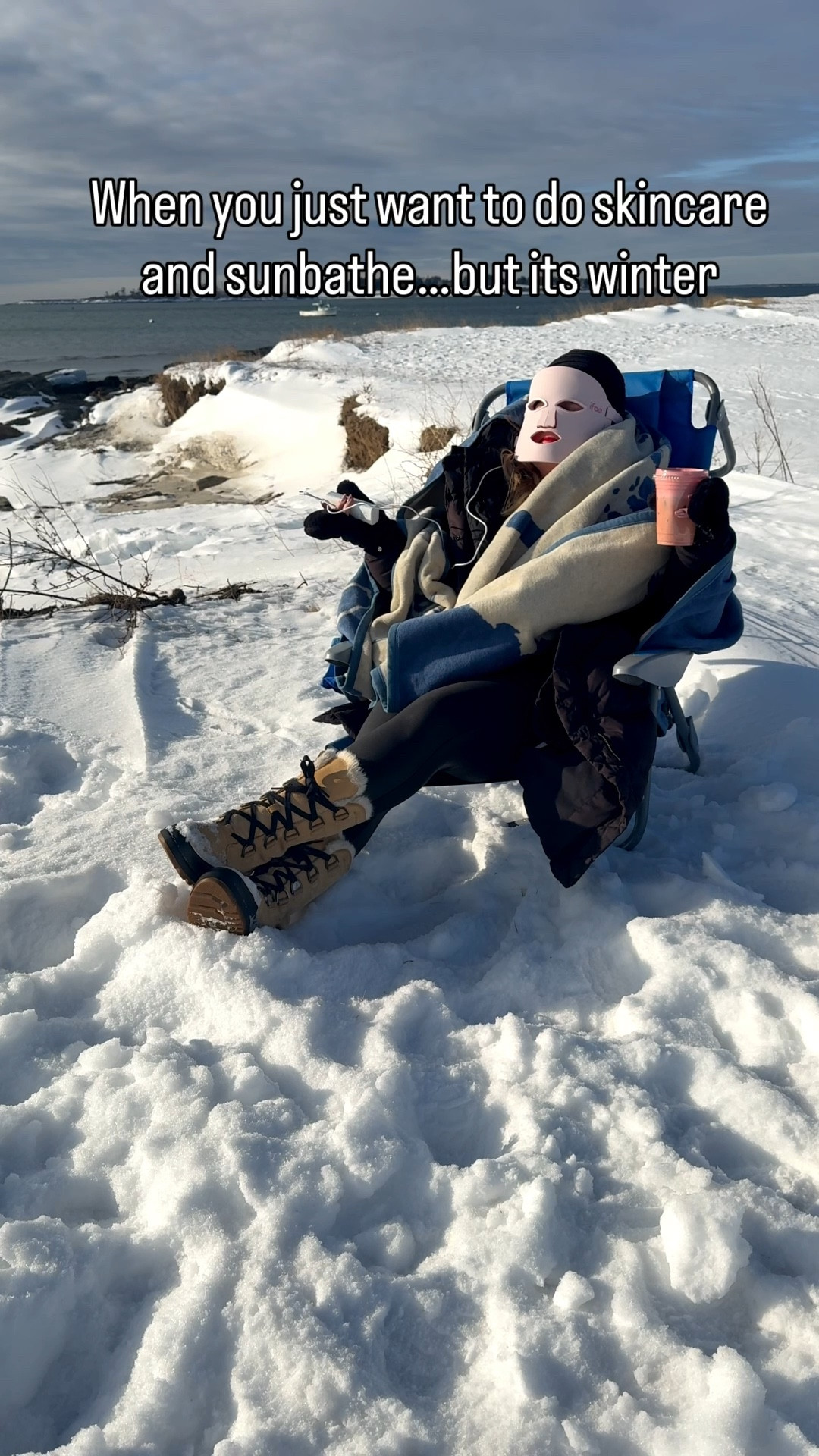 New Englanders are hearty we’ll do whatever it takes to get some beach days…even in the snow.😅

#newenglandwinters #funnyvideos #trending #facemaskandbeach 

#LTKSeasonal #LTKPetite #LTKselfcare