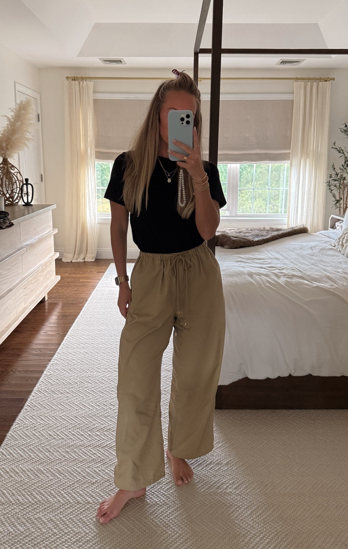 OOTD wearing @Aritzia tee and Amazon pants!

#LTKdayinmylife #LTKootd
