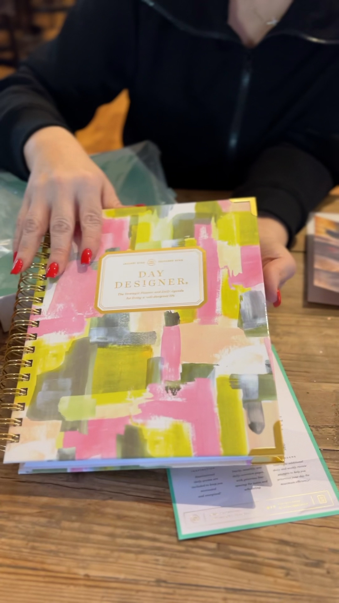 My FAVORITE planner!



#LTKGiftGuide #LTKFindsUnder100