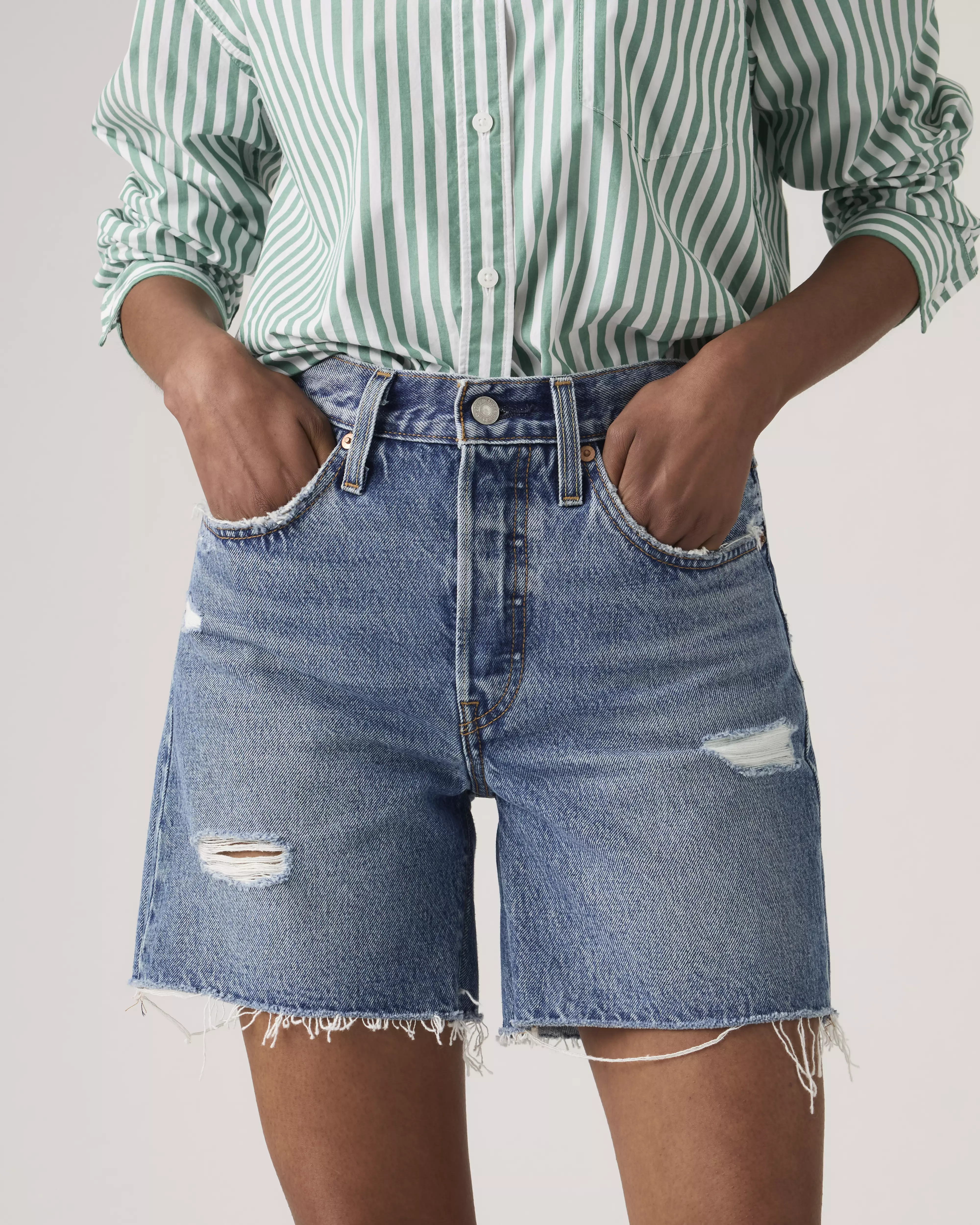 501\u00ae Mid Thigh Women's Shorts | Levi's US