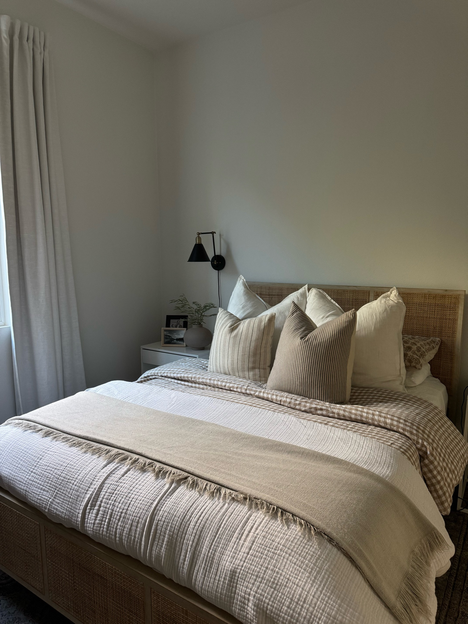Bedroom details