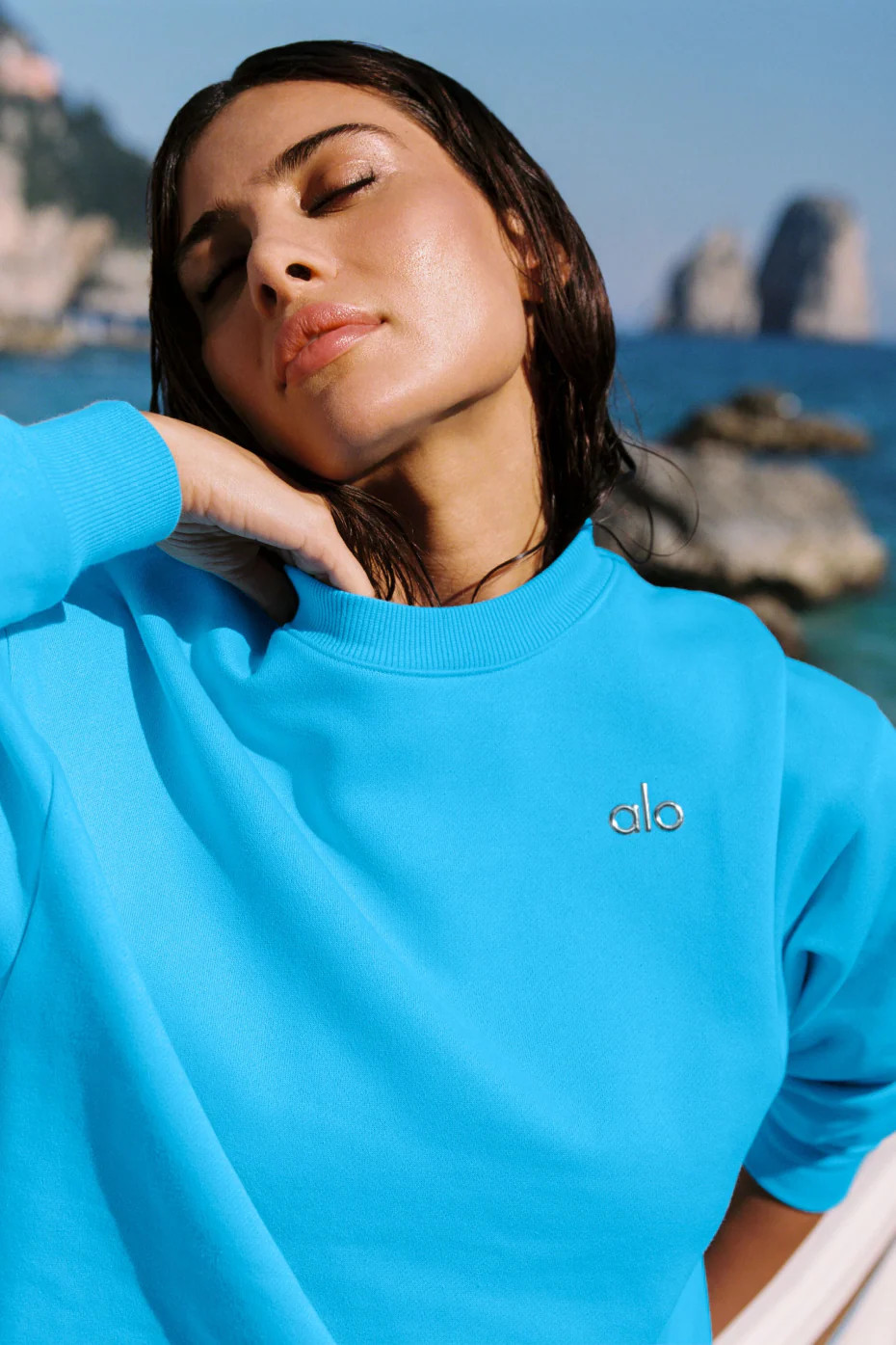ALO | Accolade Crewneck Neck Pullover Top in Azure Blue, Size: XL | Alo Yoga