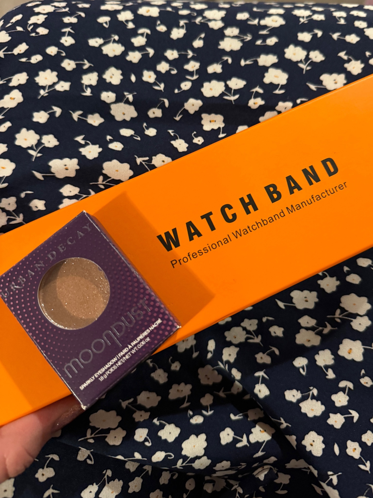 First Christmas activities have been completed and I got 3 things I had on my Amazon wishlist. YAY!! 
1. Urban decay moon dust eye shadow 
2. New Apple Watch band
3. Scrubber for my bathroom & cleaning 🥳

Have you gotten things on your wishlist?


#LTKbeauty #LTKHoliday