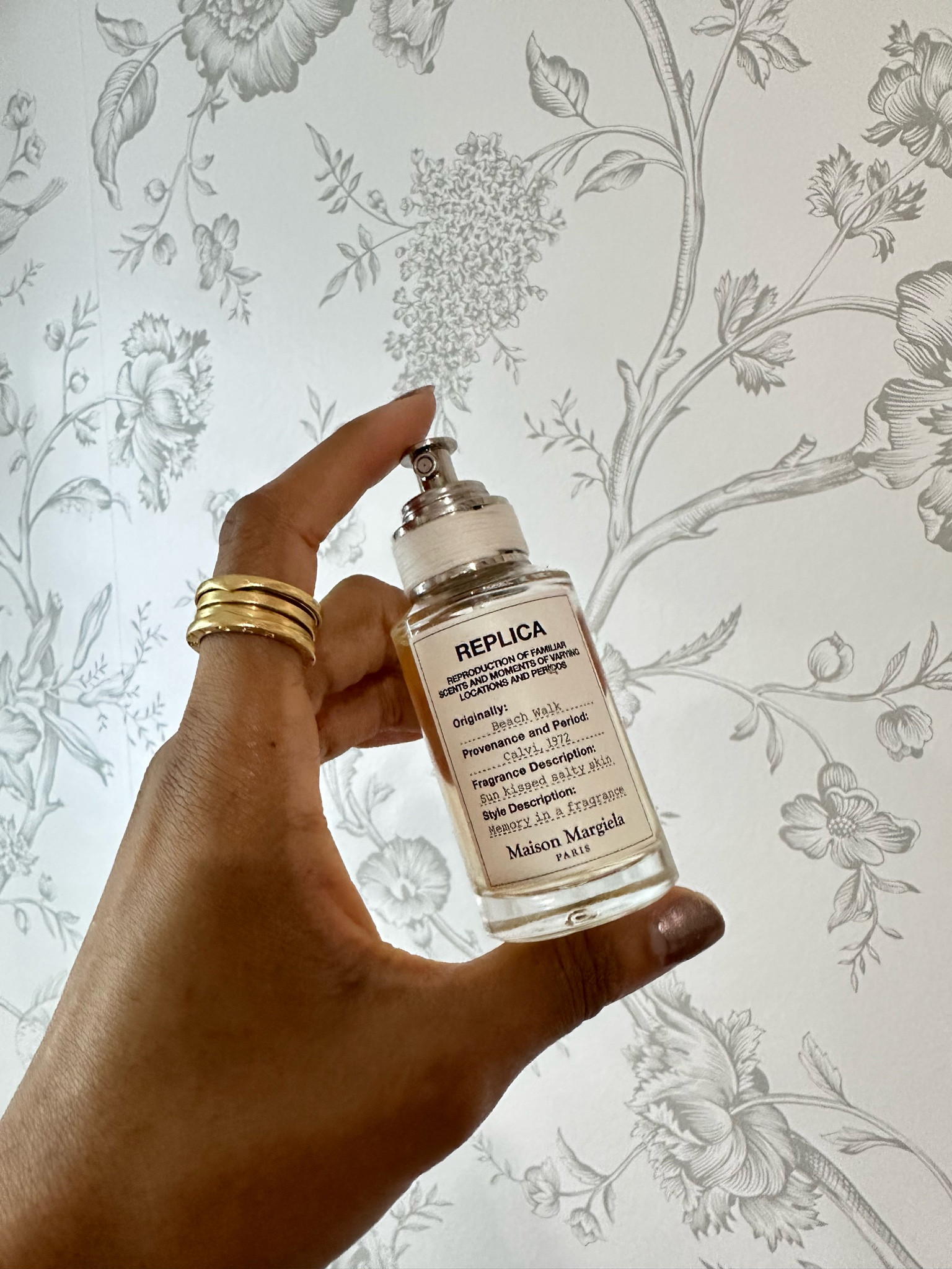 Always in my bag 

#replicafragrance #travelsize 