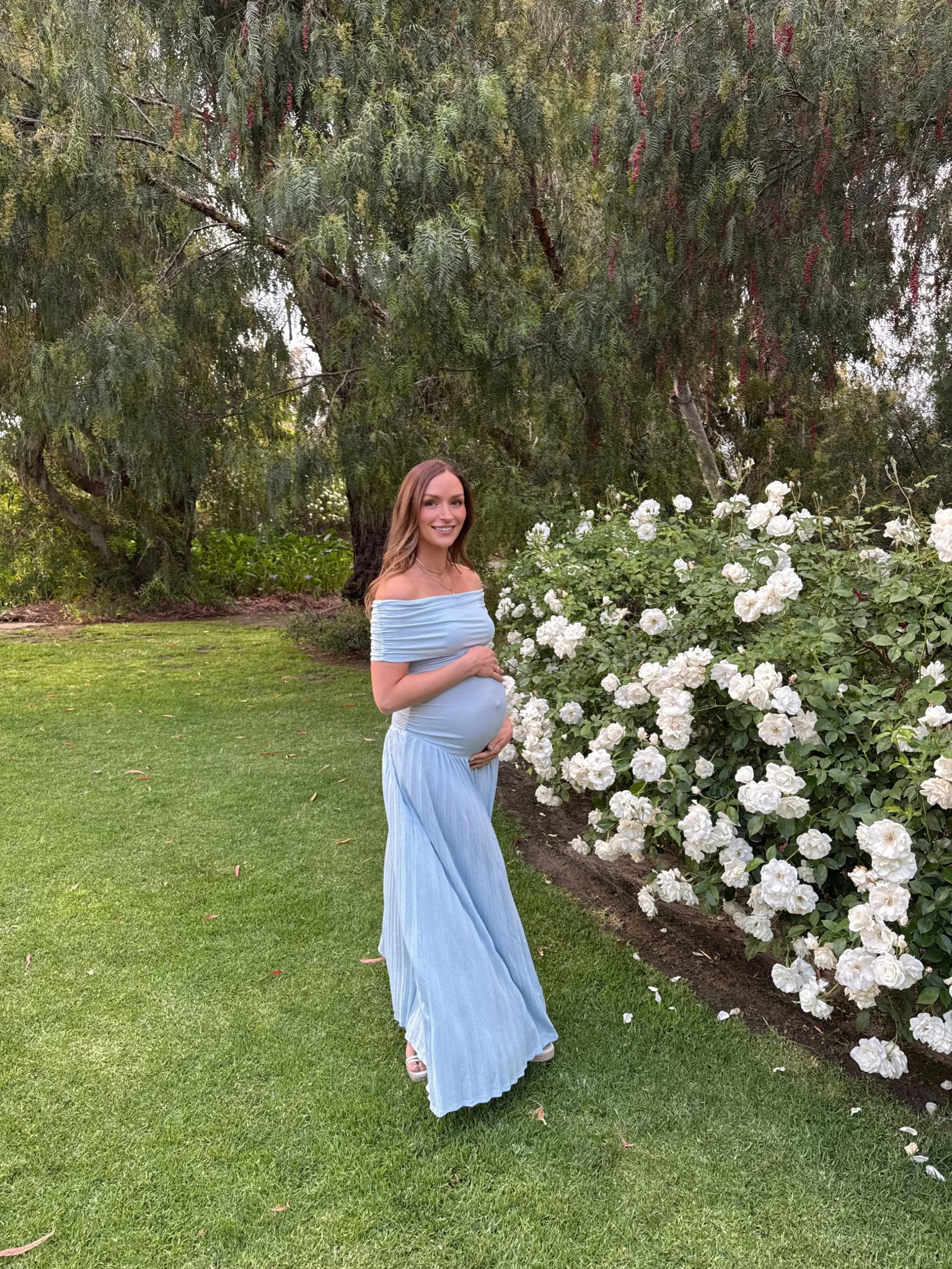 Come sin so many colors! Also runs big. Wearing an XS 