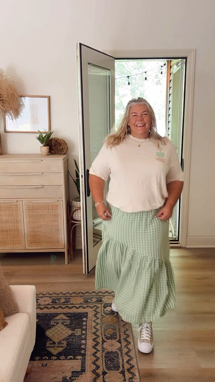 Summer into Fall style inspo for the midsize momma! Any skirt and tee will do for this look but it’s the platform converse that really moves this into Fall for me!! #fallstyle #fallstyleinspo #easyfallstyles #converse #platformshoes

#LTKover40 #LTKmidsize #LTKcurves